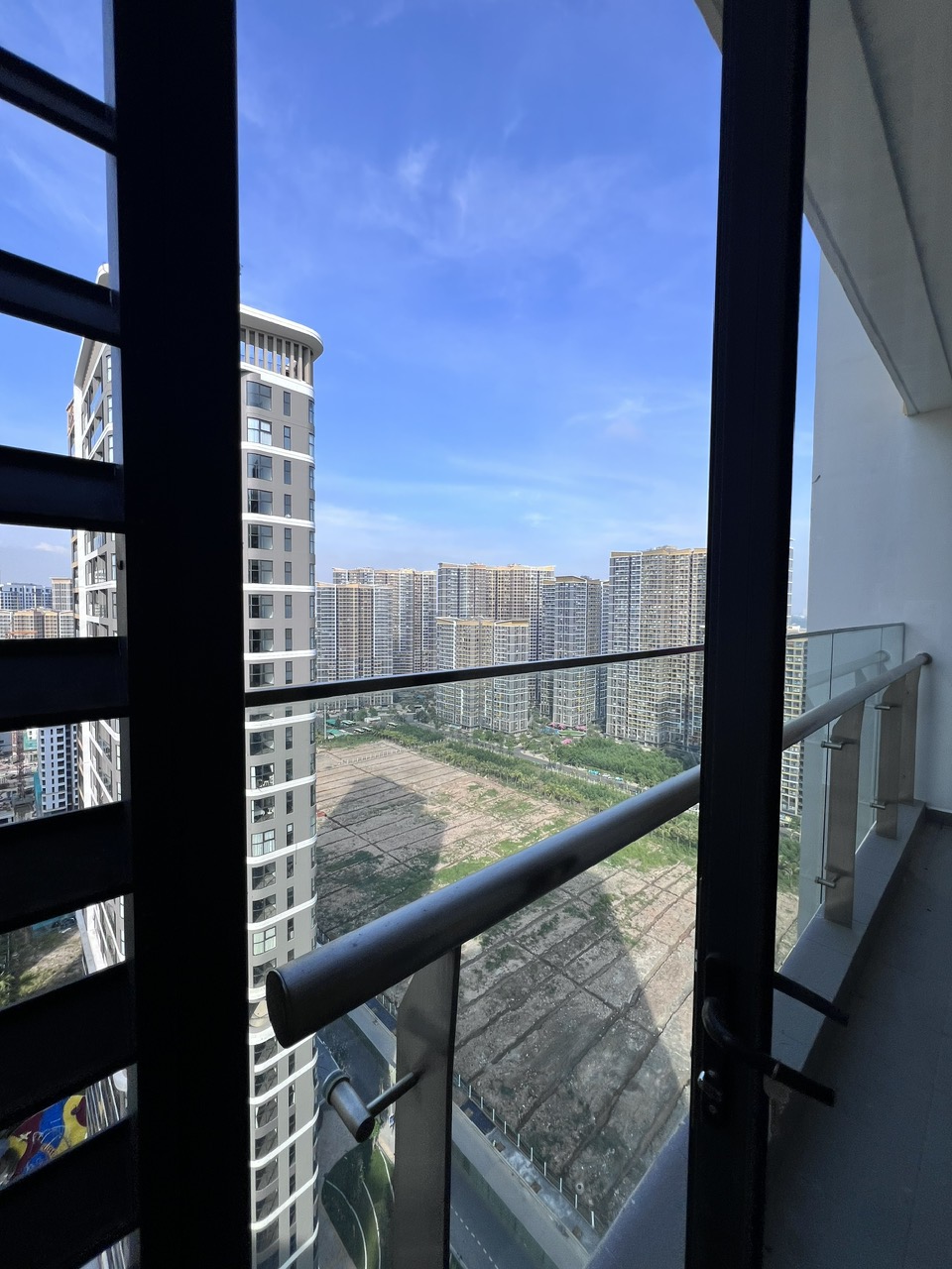 Bán căn hộ Vinhomes Grand Park 2PN 2WC – The Beverly – Nội thất cơ bản – View hồ bơi tầng cao - ảnh 2