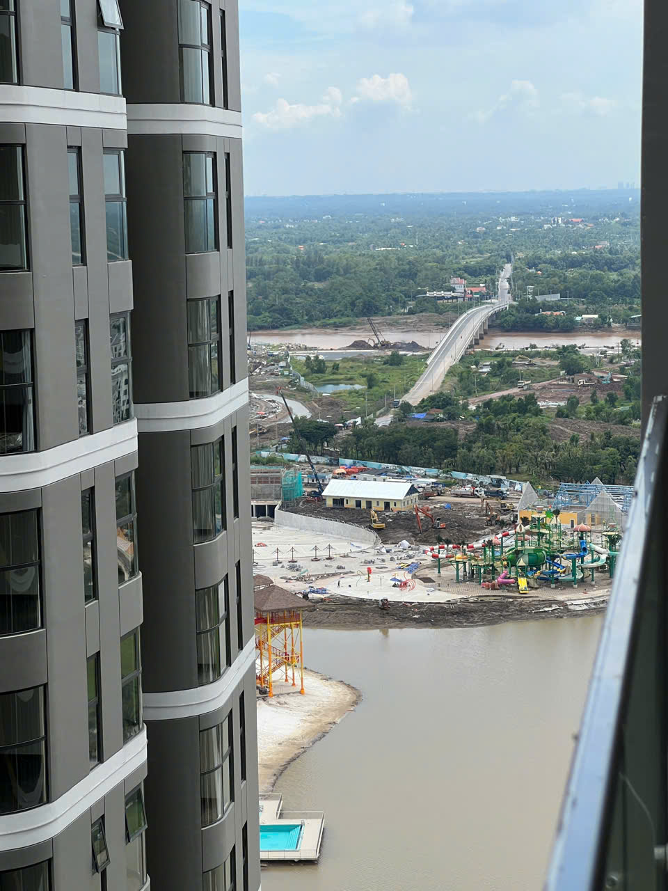 BÁN CĂN HỘ STUDIO THE BEVERLY VINHOMES GRAND PARK Tầng cao – View nội khu & sông Đồng Nai – Giá chỉ 2,7 tỷ