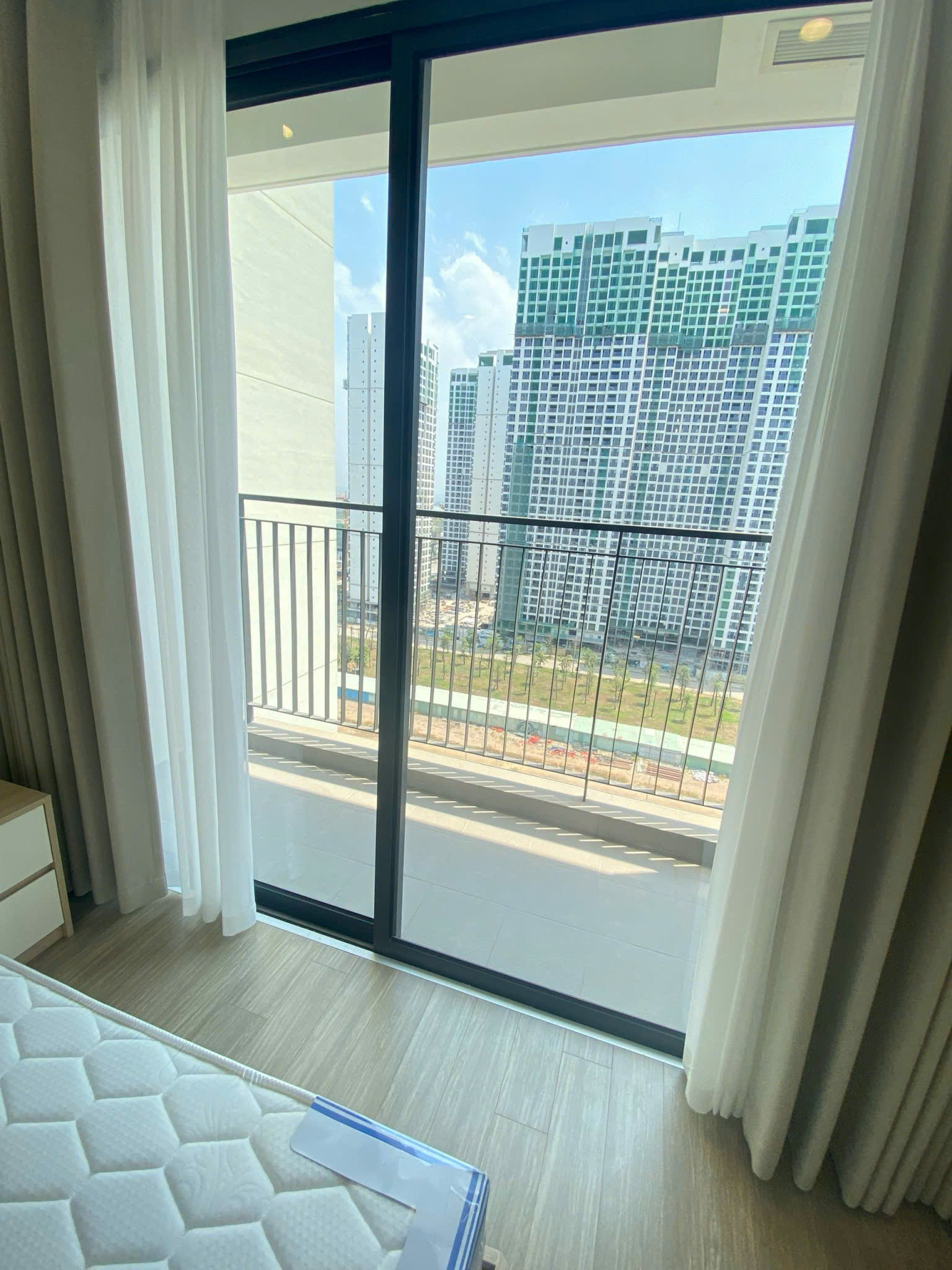 Bán Căn Hộ 2PN 2WC The Origami – Vinhomes Grand Park – Full Nội Thất Xách Vali Vào Ở Ngay - ảnh 4