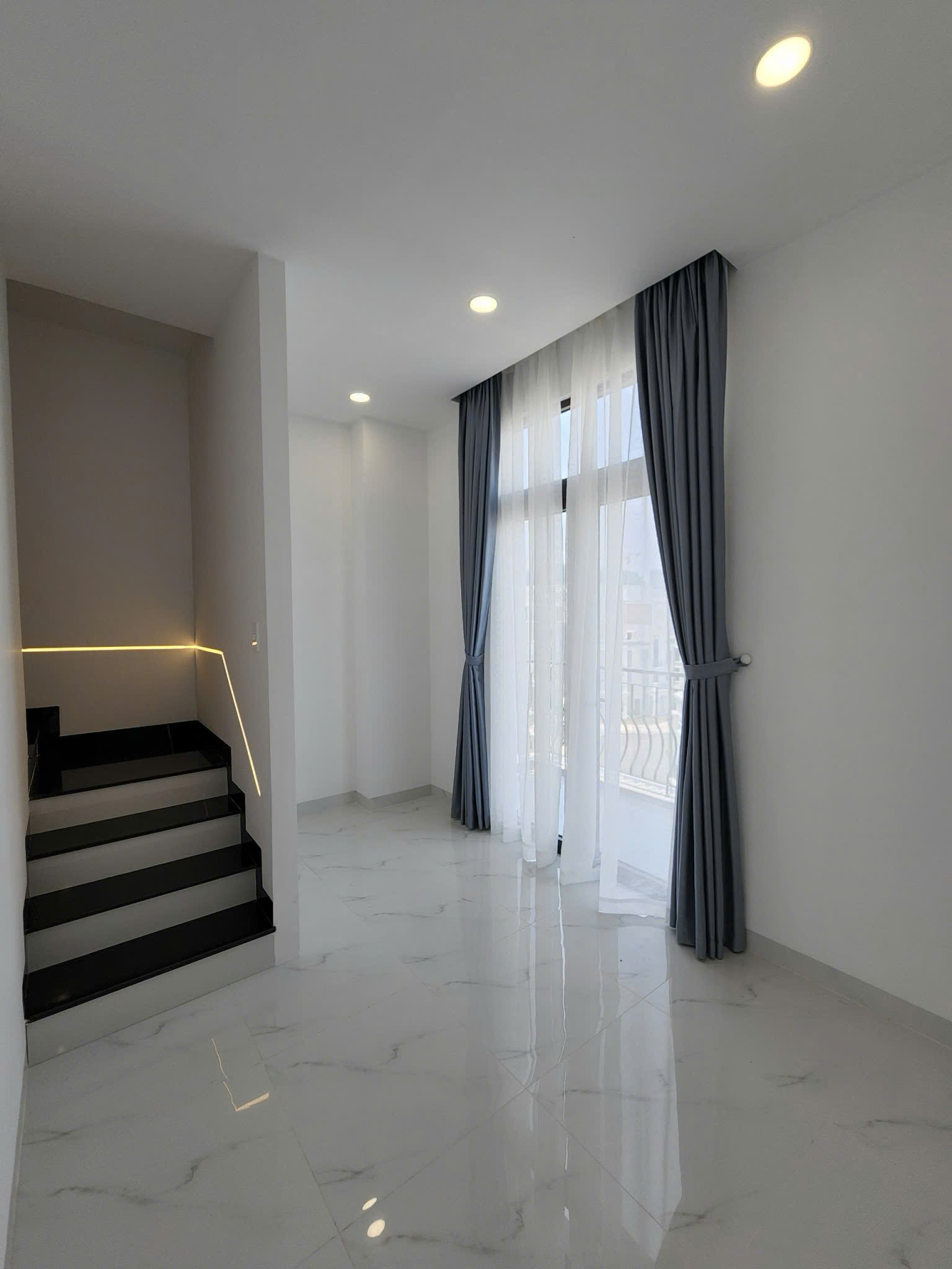 CHO THUÊ - Nhà phố 96m2 có nội thất, bếp, giường tủ Vinhomes Q9 - giá 38tr/tháng - ảnh 11