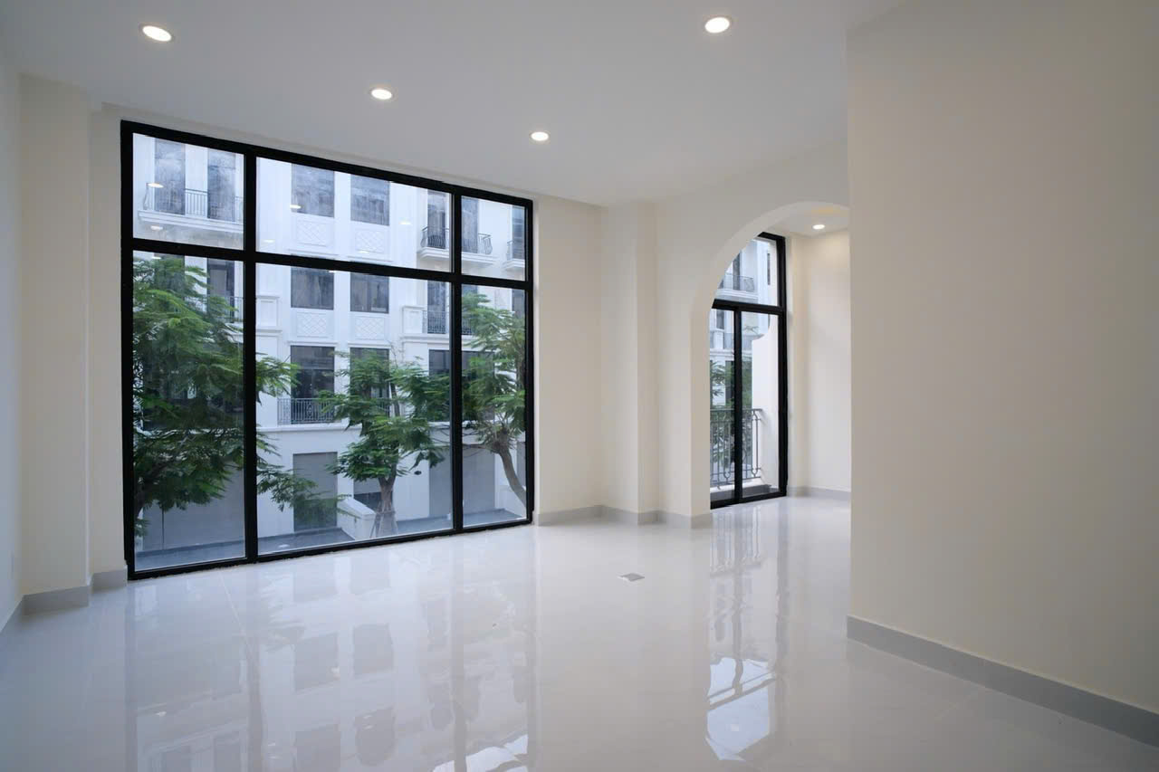 Cho Thuê Nhà Phố The Manhattan Vinhomes Grand Park – Hoàn Thiện Cơ Bản, Có Thang Máy – Giá 30 Triệu/Tháng