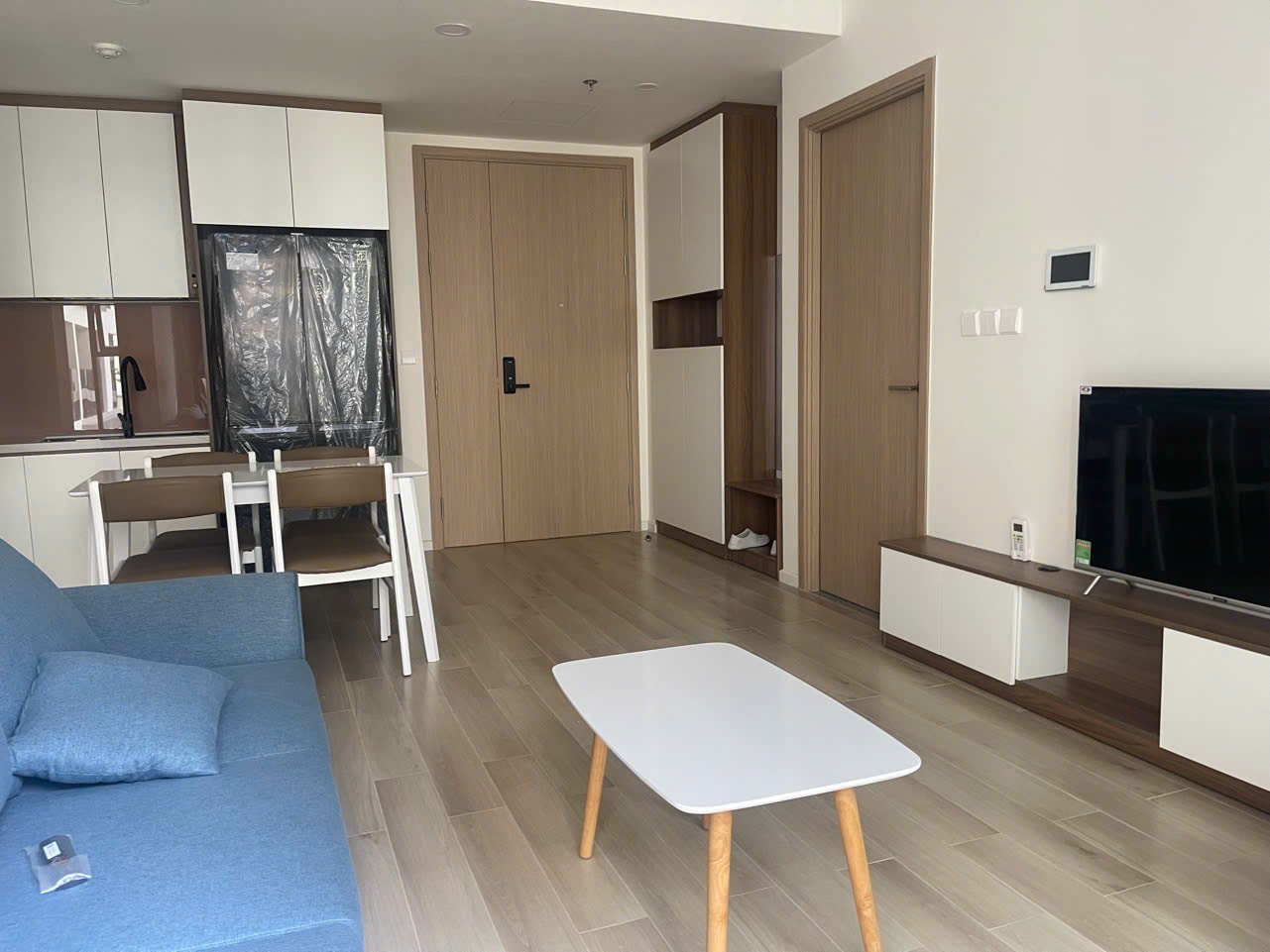 Bán căn hộ Lumiere Boulevard tầng thấp – View nội khu hồ bơi xanh mát - full nội thất - giá tốt tại Vinhomes Grand Park