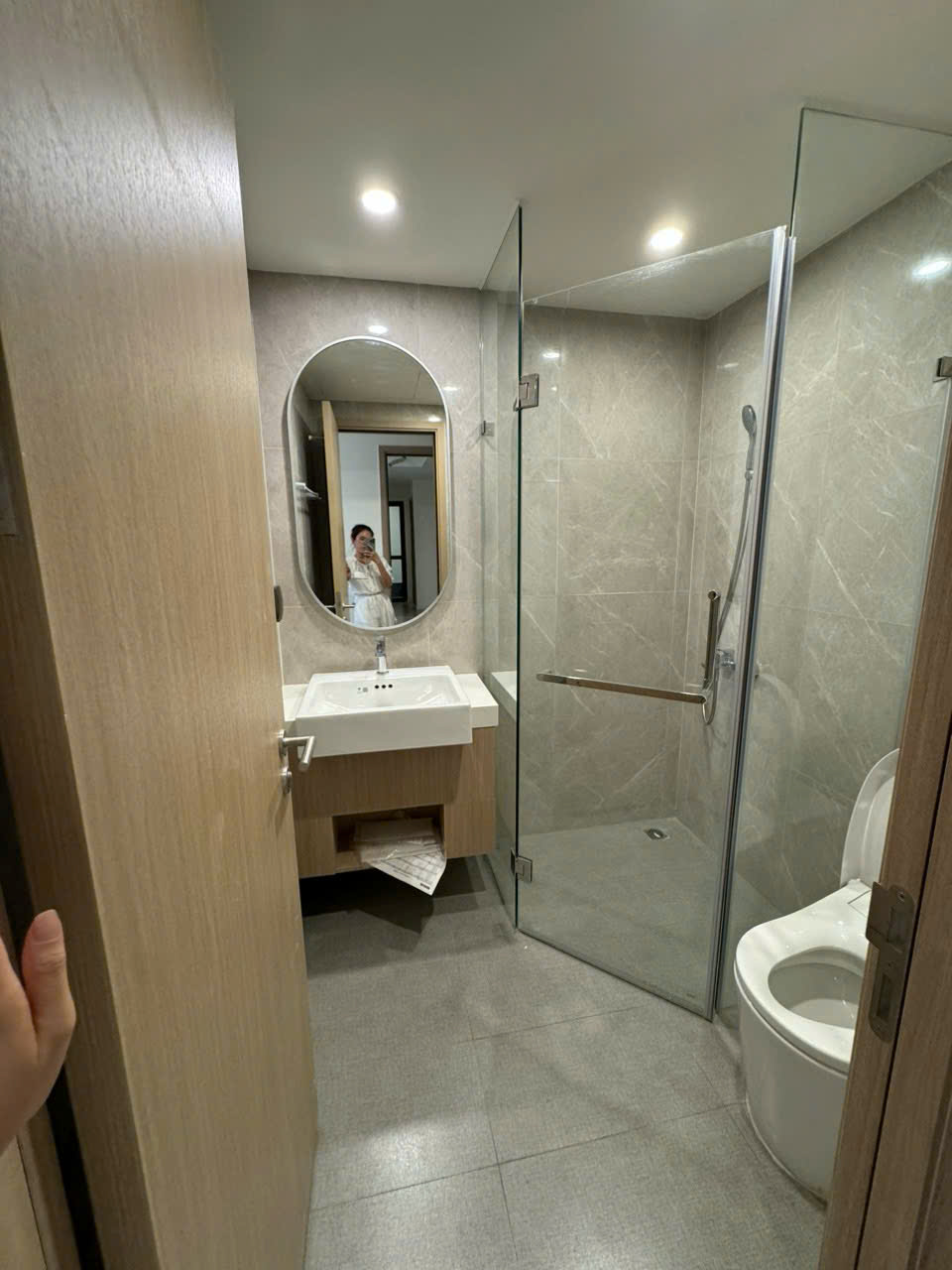CHO THUÊ CĂN HỘ LUMIERE BOULEVARD – VINHOMES GRAND PARK  2PN2WC | NHÀ MỚI - NỘI THẤT BẾP RÈM - ảnh 4