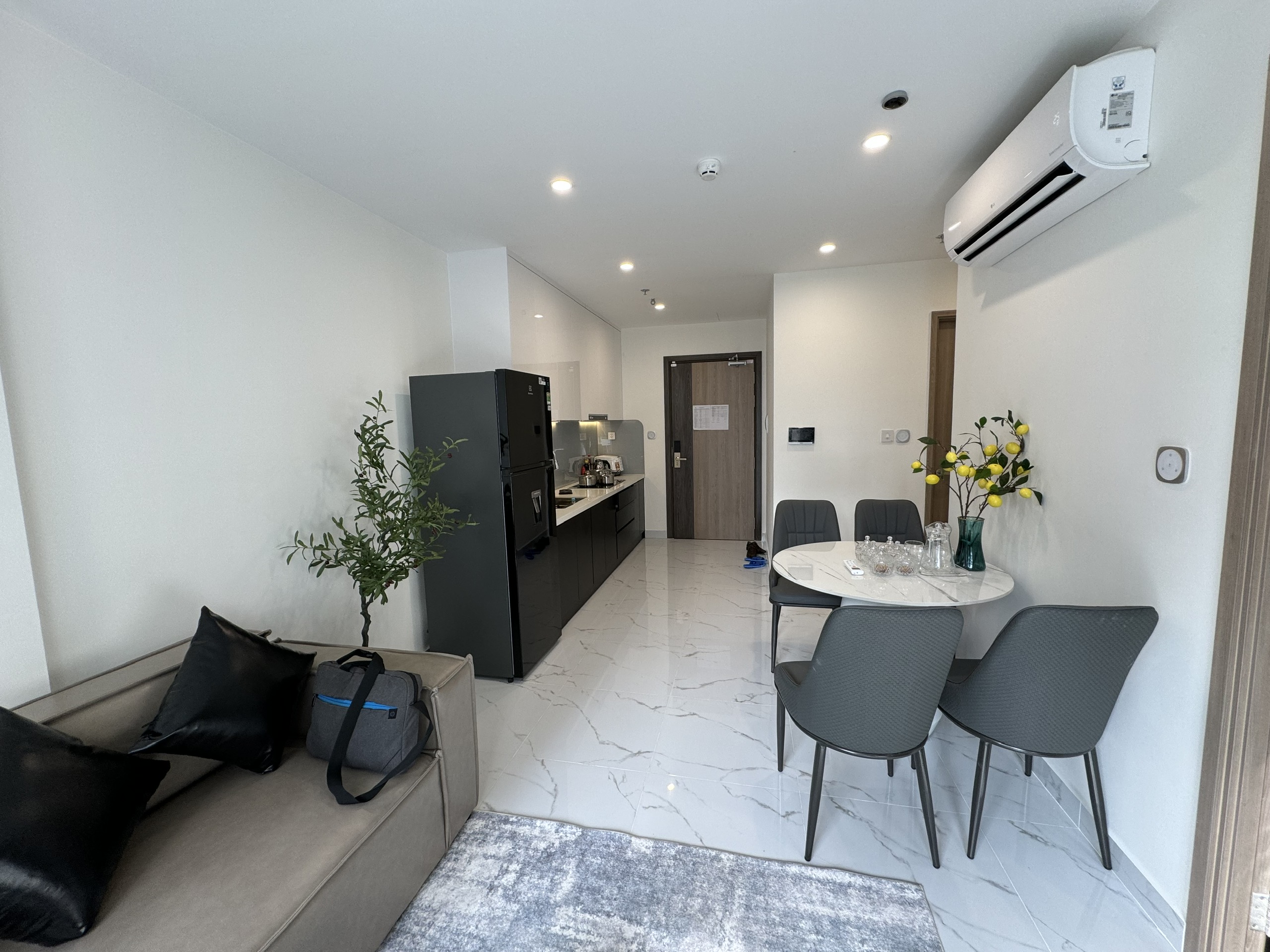 NHÀ ĐẸP NGAY VINCOM_CHO THUÊ 11TR FULL NỘI THẤT LUXURY_ XÁCH VALI VÀO Ở. CHỦ DỄ THƯƠNG - ảnh 6