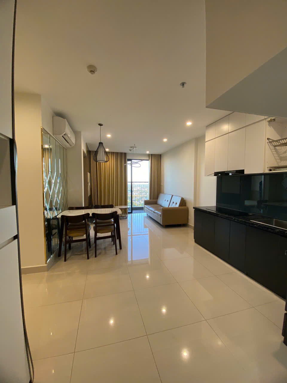 Cho thuê căn hộ 2PN2WC Full Nội Thất – The Rainbow Vinhomes Grand Park – Giá chỉ 7.5 triệu/tháng | View ngoại khu tầng cao thoáng mát