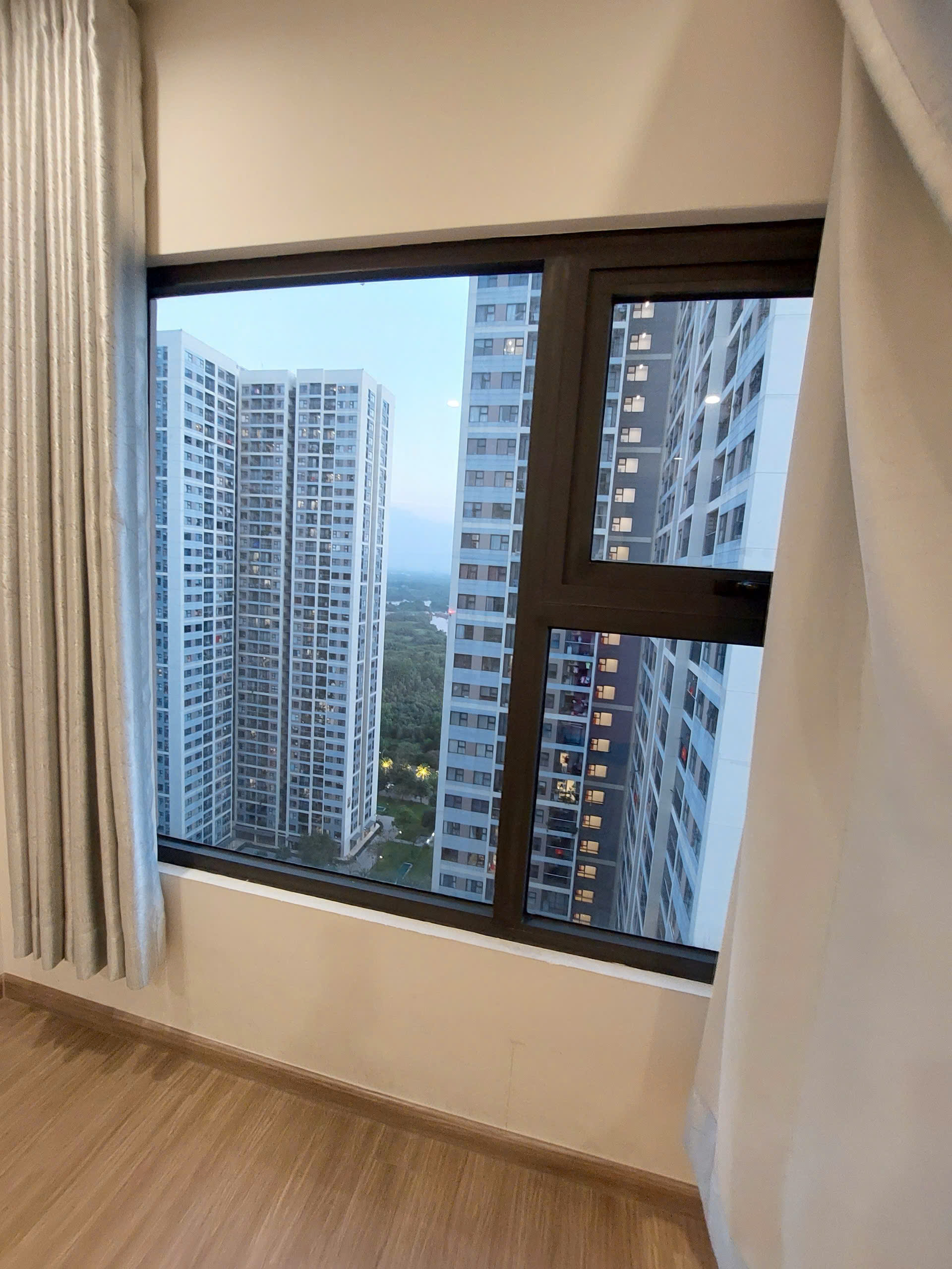 CẦN CHO THUÊ CĂN HỘ 1PN+ THE RAINBOW VINHOMES GRAND PARK- GIÁ CHỈ 5.5 TRIỆU/THÁNG