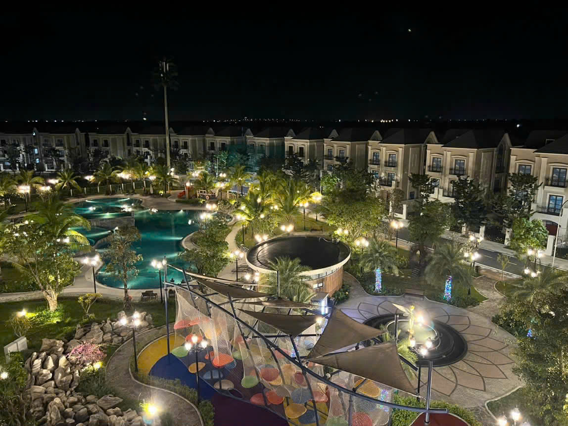 BÁN NHÀ PHỐ LIỀN KỀ THE MANHATTAN GLORY – FULL NỘI THẤT CAO CẤP – VIEW NỘI KHU HỒ BƠI – GIÁ 38 TỶ