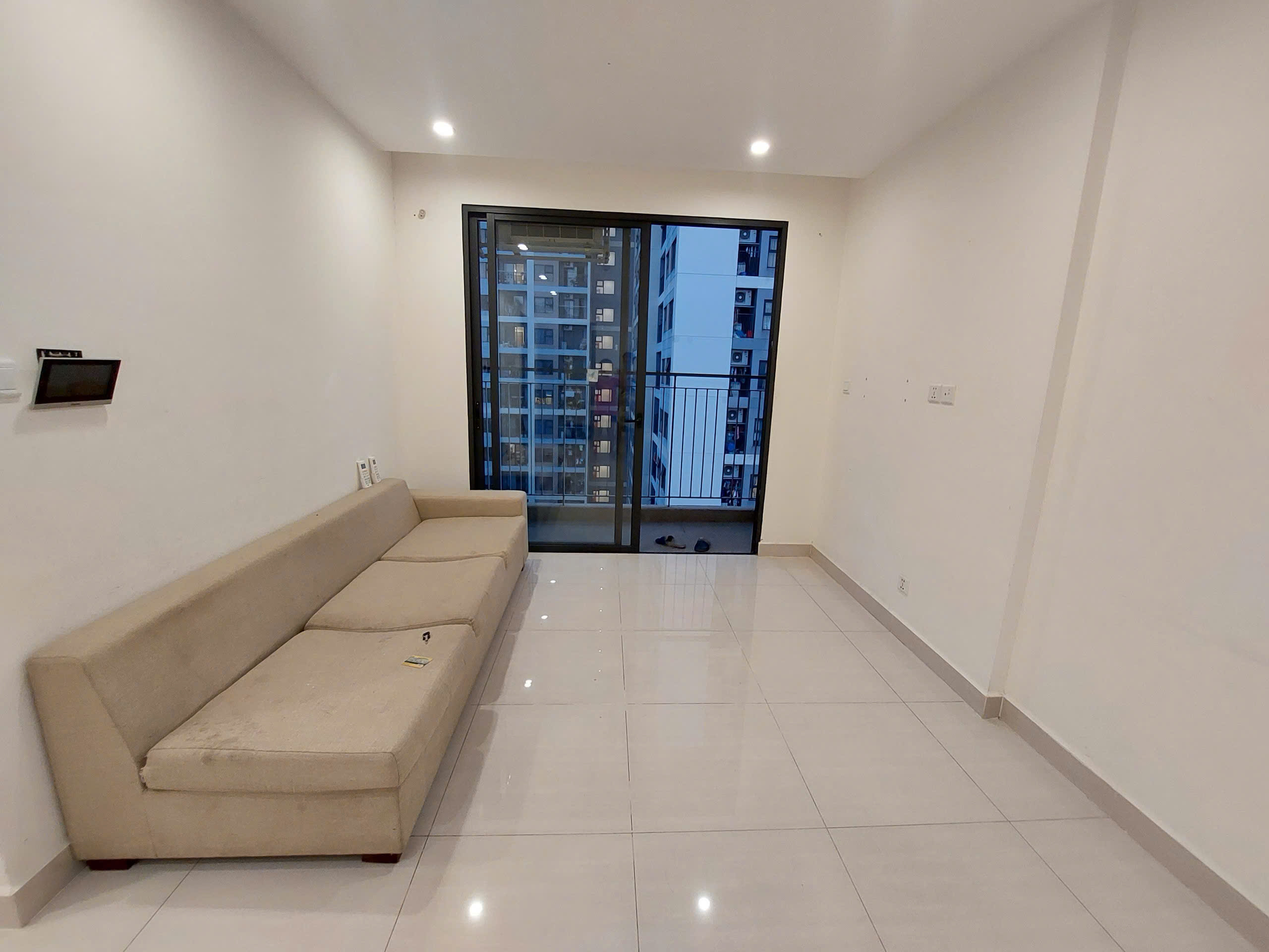 CẦN CHO THUÊ CĂN HỘ 1PN+ THE RAINBOW VINHOMES GRAND PARK- GIÁ CHỈ 5.5 TRIỆU/THÁNG