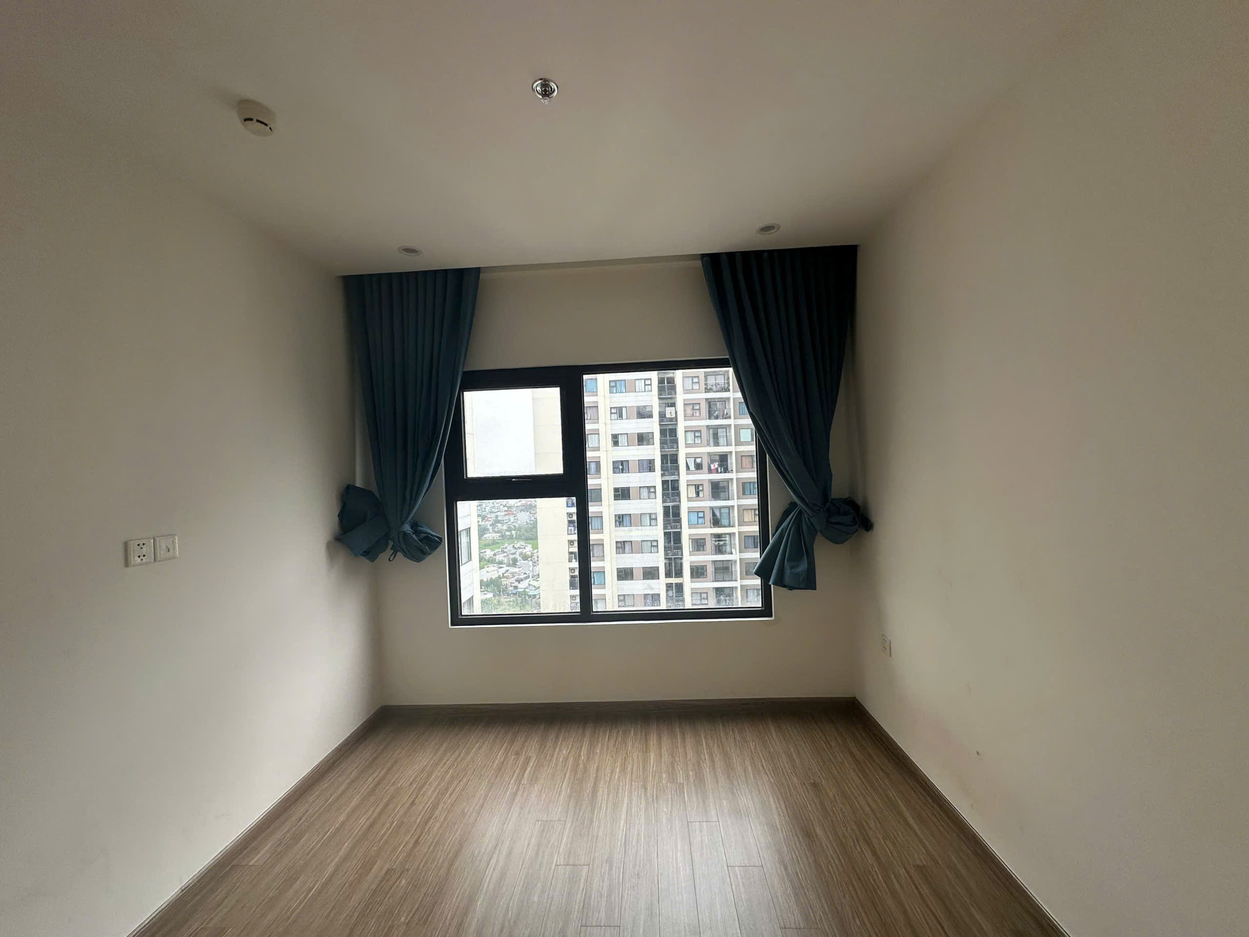 Cho Thuê Căn Hộ 2PN2WC The Origami – Vinhomes Grand Park Tầng Cao | Nội Thất Cơ Bản | Giá Thuê 7 Triệu/Tháng - ảnh 2