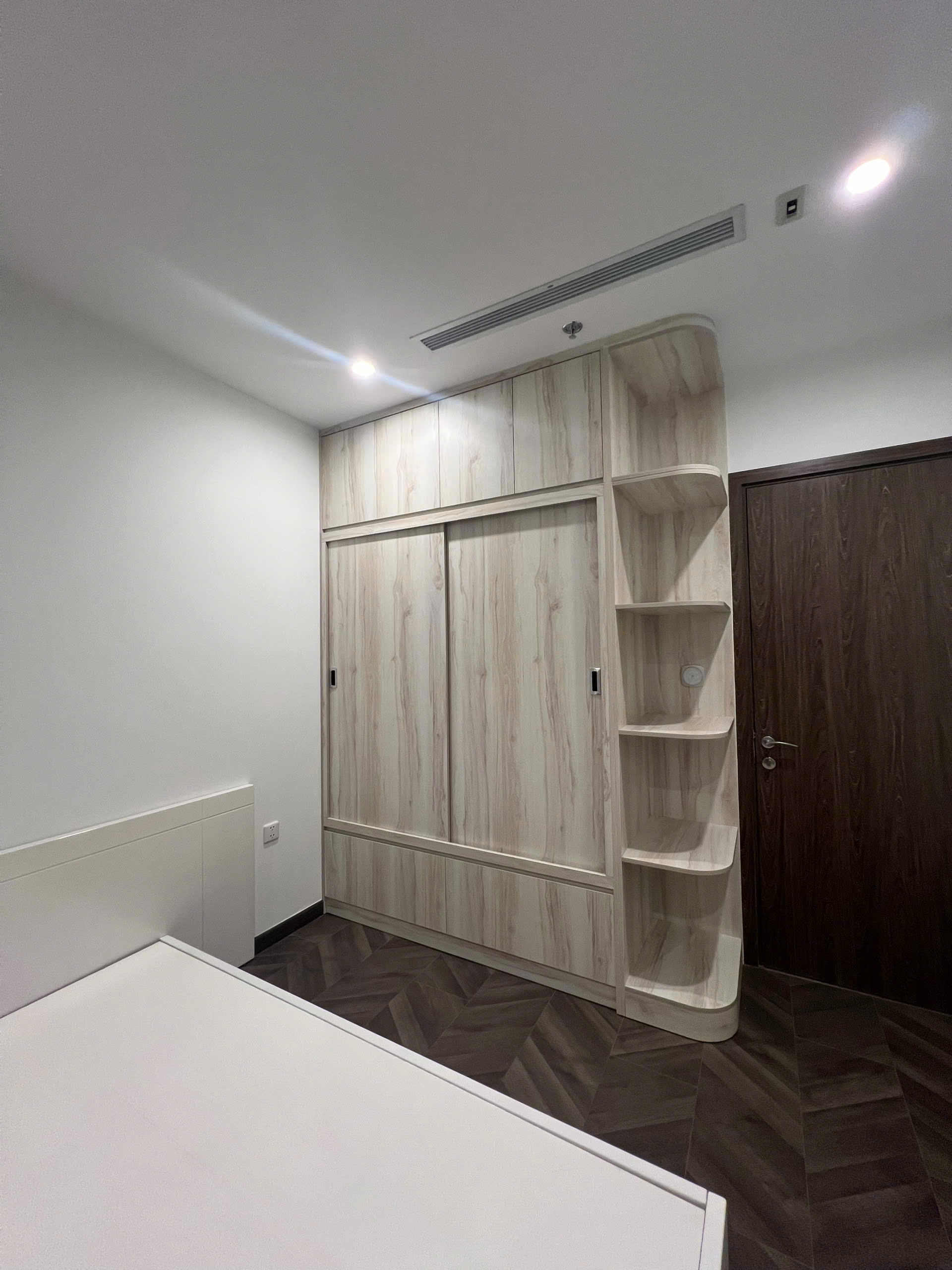 BÁN CĂN HỘ 1PN+ THE BEVERLY – VINHOMES GRAND PARK  Full Nội Thất | View Nội Khu Hồ Bơi | Thoáng Mát