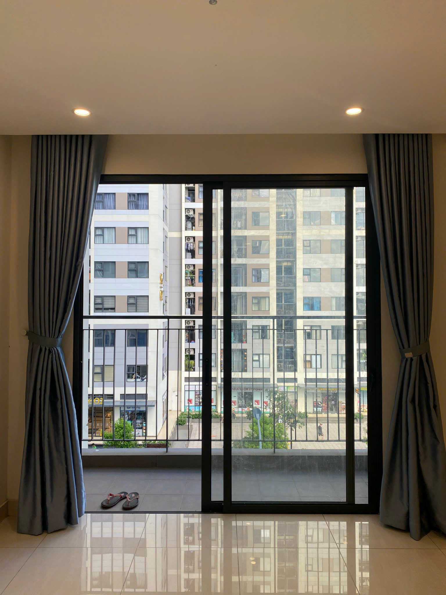Cho Thuê Căn Hộ 2PN+ The Origami – Vinhomes Grand Park View Nội Khu | Tầng Thấp Dễ Kinh Doanh Spa | Nội Thất Sẵn Bếp Rèm