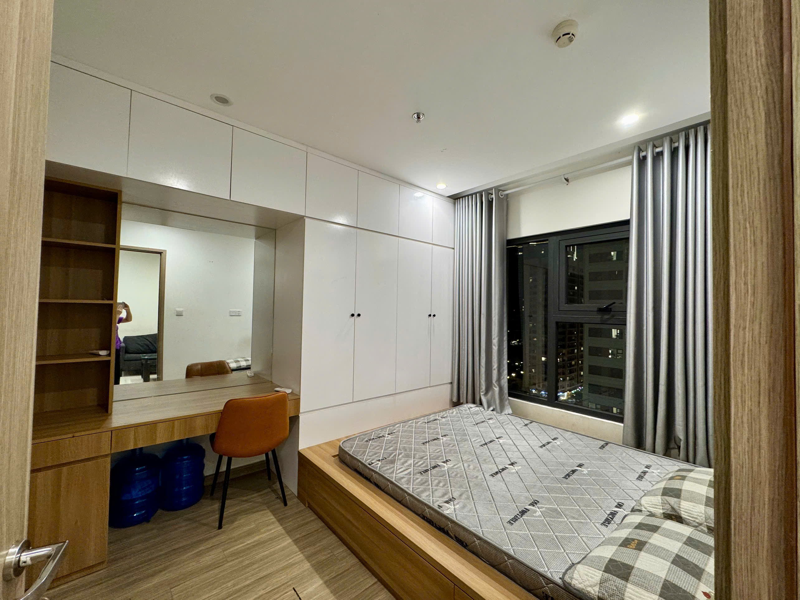 Cho Thuê Căn Hộ 2PN 2WC Vinhomes Grand Park – The Origami Tầng Cao | View Hồ Bơi Nội Khu | Full Nội Thất | Ở Ngay