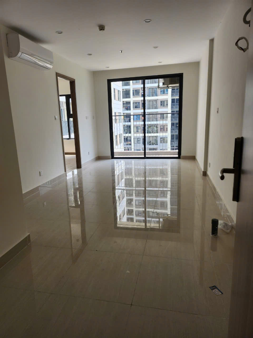 Bán Căn Hộ 2PN 2WC Vinhomes Grand Park – The Origami Tầng Thấp | View Công Viên & Hồ Bơi Nội Khu | Nhà Trống Hoàn Thiện Cơ Bản