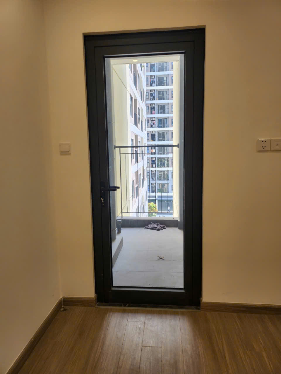 Bán Căn Hộ 2PN 2WC Vinhomes Grand Park – The Origami Tầng Thấp | View Công Viên & Hồ Bơi Nội Khu | Nhà Trống Hoàn Thiện Cơ Bản - ảnh 5