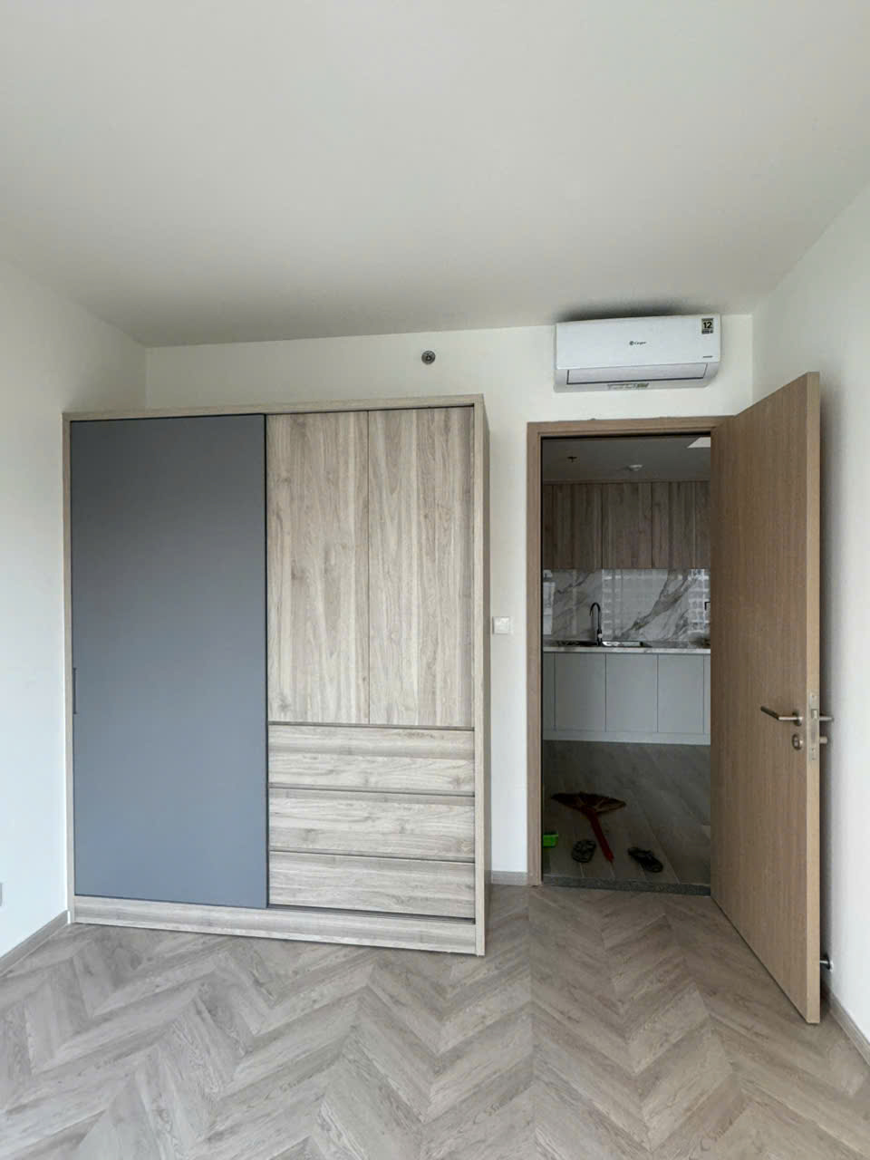 CHO THUÊ CĂN HỘ MASTERI CENTRE POINT VINHOMES GRAND PARK – FULL NỘI THẤT – 2PN, VIEW TẦNG CAO, NỘI KHU