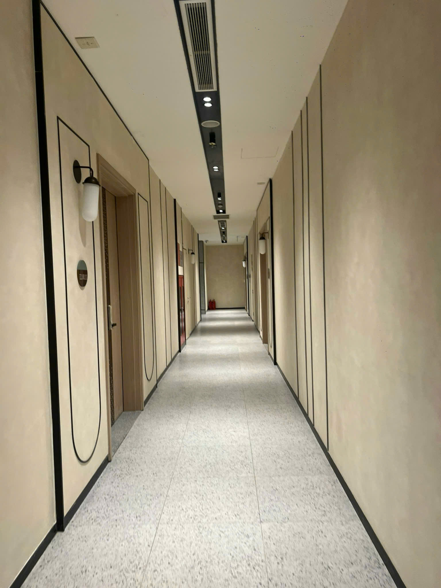 BÁN CĂN HỘ MASTERI CENTRE POINT VINHOMES GRAND PARK – 2PN | VIEW NỘI KHU HỒ BƠI | BẾP & RÈM – GIÁ TỐT