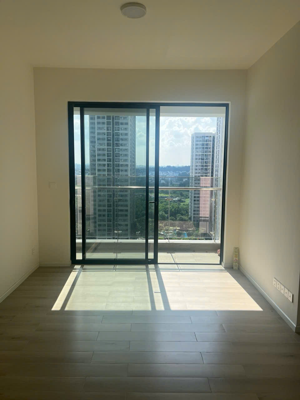 BÁN CĂN HỘ LUMIERE BOULEVARD – VINHOMES GRAND PARK  2PN | GIÁ TỐT CHỈ 4.2 TỶ 