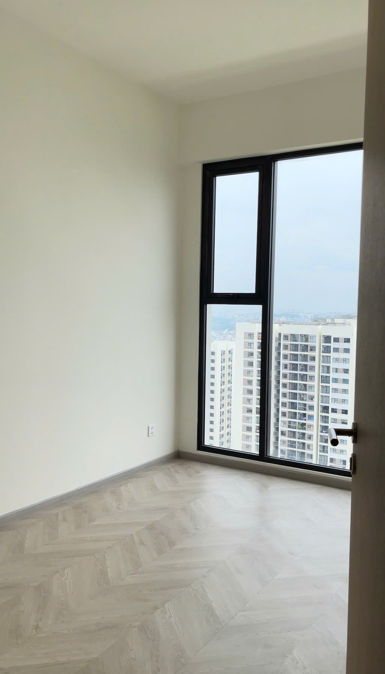 CĂN GÓC 2PN DIỆN TÍCH LỚN – VIEW ĐẸP – SỔ SẴN