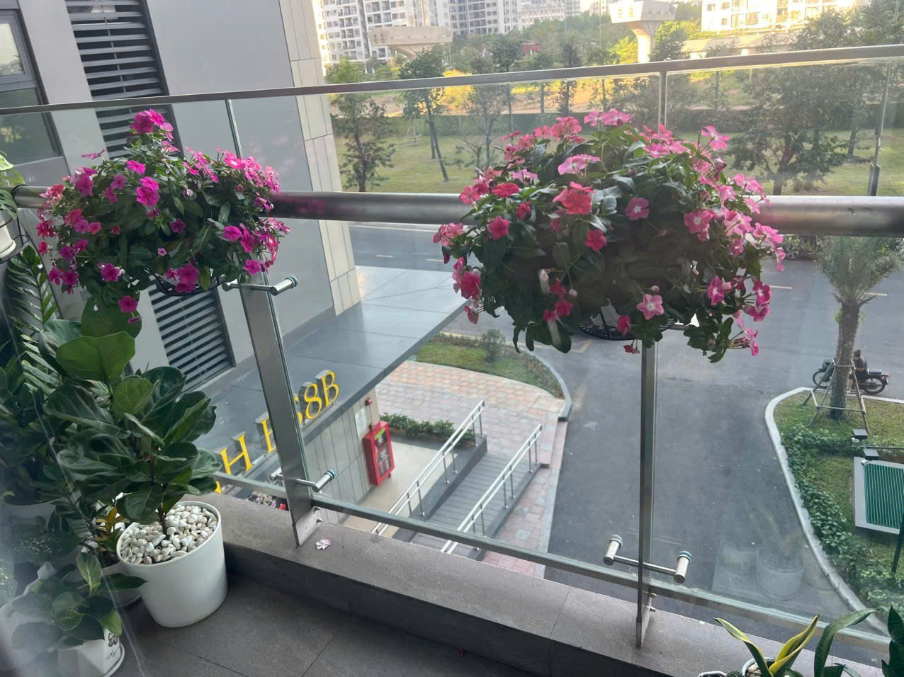 BÁN CĂN HỘ 2PN2WC THE BEVERLY SOLARI VINHOMES GRAND PARK – FULL NỘI THẤT, VIEW VÀNH ĐAI 3 TẦNG THẤP