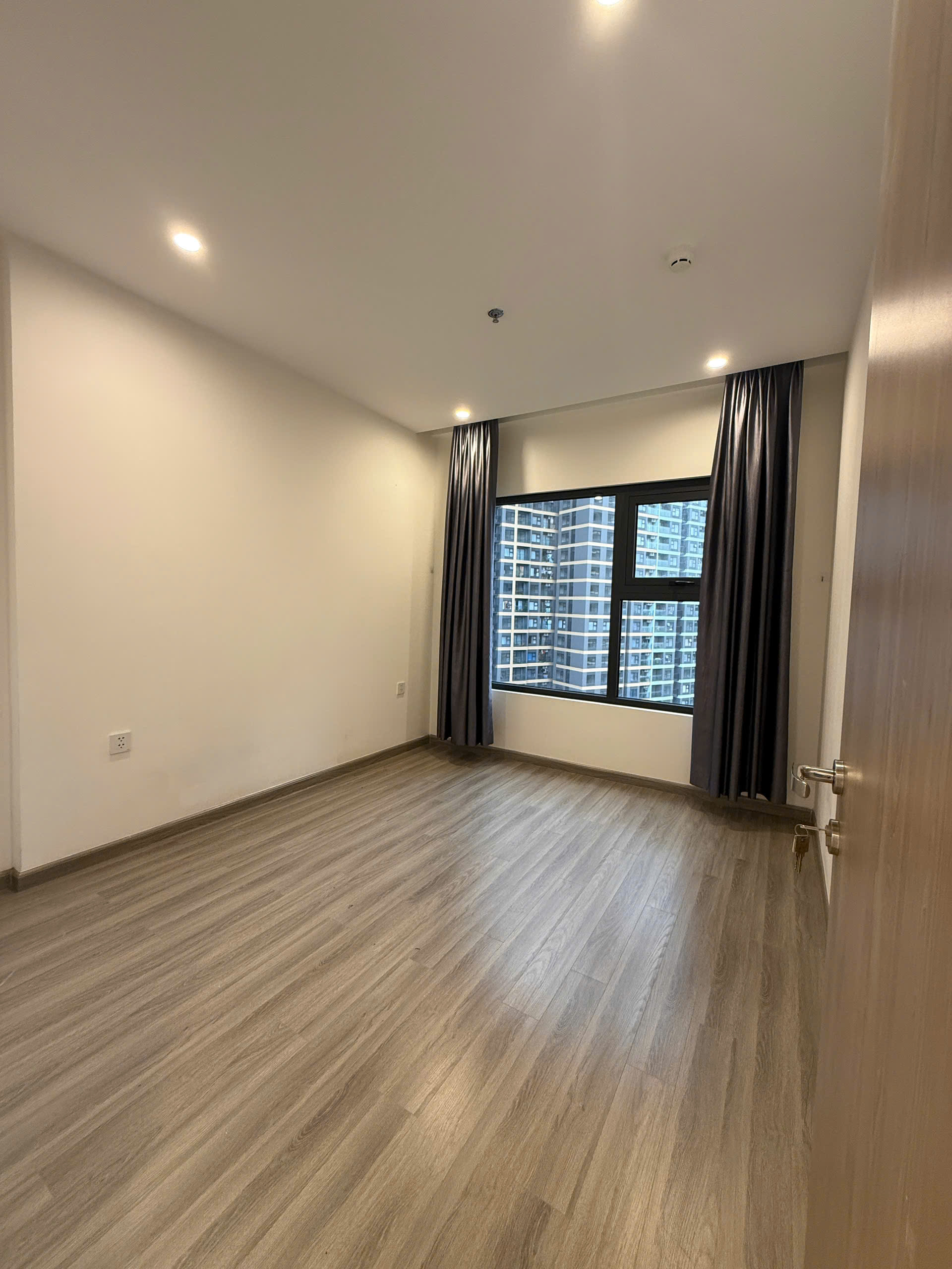 Cho thuê căn hộ The Beverly Solari Vinhomes Grand Park – Nội thất bếp & rèm, giá tốt Quận 9 - ảnh 5