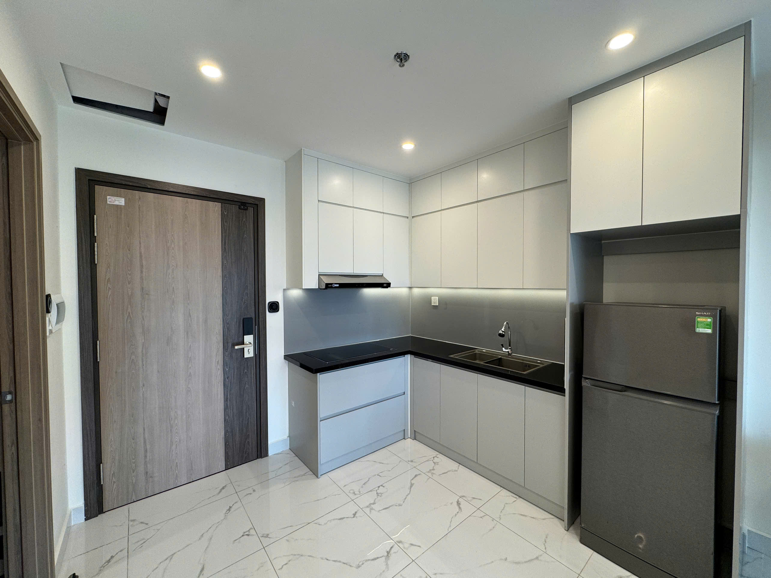 Cần bán căn hộ 1PN+The Beverly Solari – Tầng cao, view nội khu thoáng mát, full nội thất – Giá tốt tại Vinhomes Grand Park Quận 9