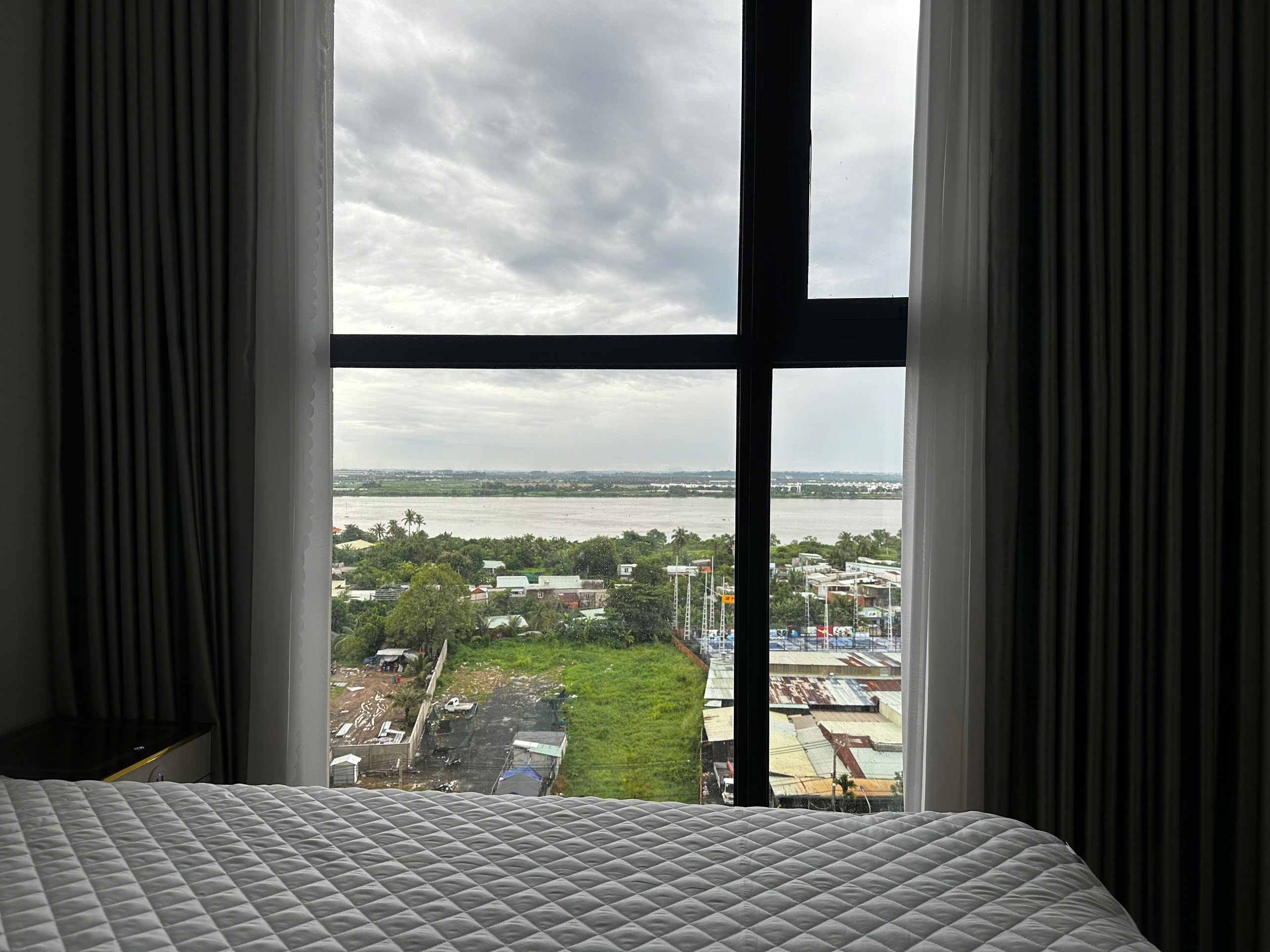 CHO THUÊ CĂN HỘ 1PN+ THE BEVERLY – VINHOMES GRAND PARK Full nội thất – Tầng cao – View sông Đồng Nai xanh mát – Giá tốt