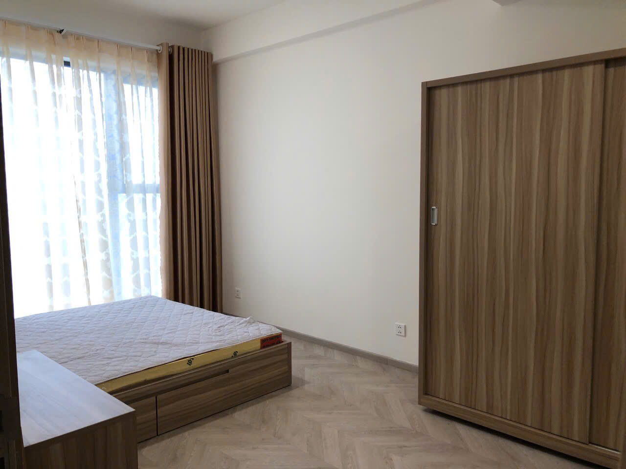 CĂN HỘ MASTERI CENTRE POINT VINHOMES GRAND PARK – BÁN & CHO THUÊ | FULL NỘI THẤT | TẦNG CAO | VIEW NỘI KHU HỒ BƠI