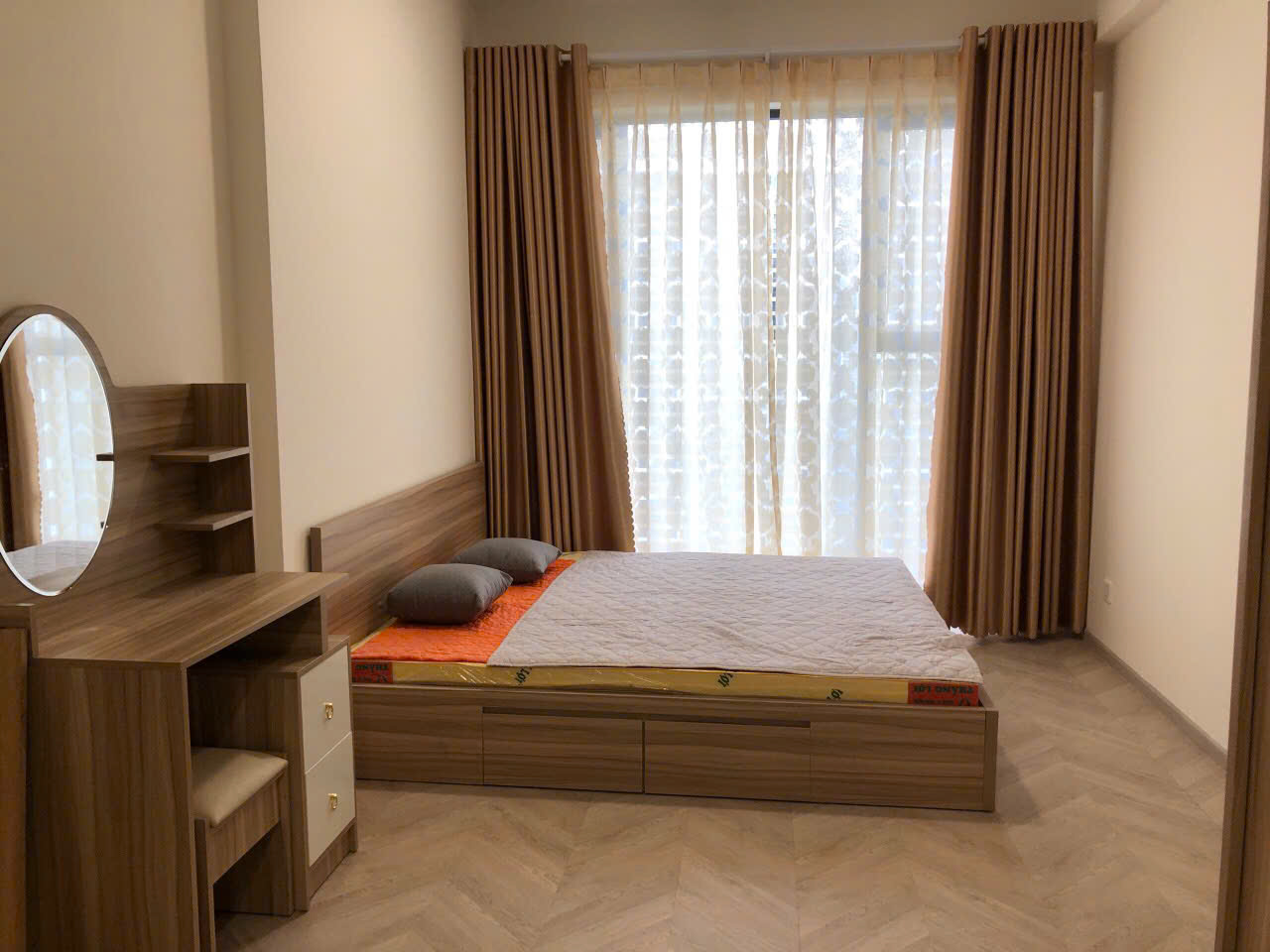 CĂN HỘ MASTERI CENTRE POINT VINHOMES GRAND PARK – BÁN & CHO THUÊ | FULL NỘI THẤT | TẦNG CAO | VIEW NỘI KHU HỒ BƠI