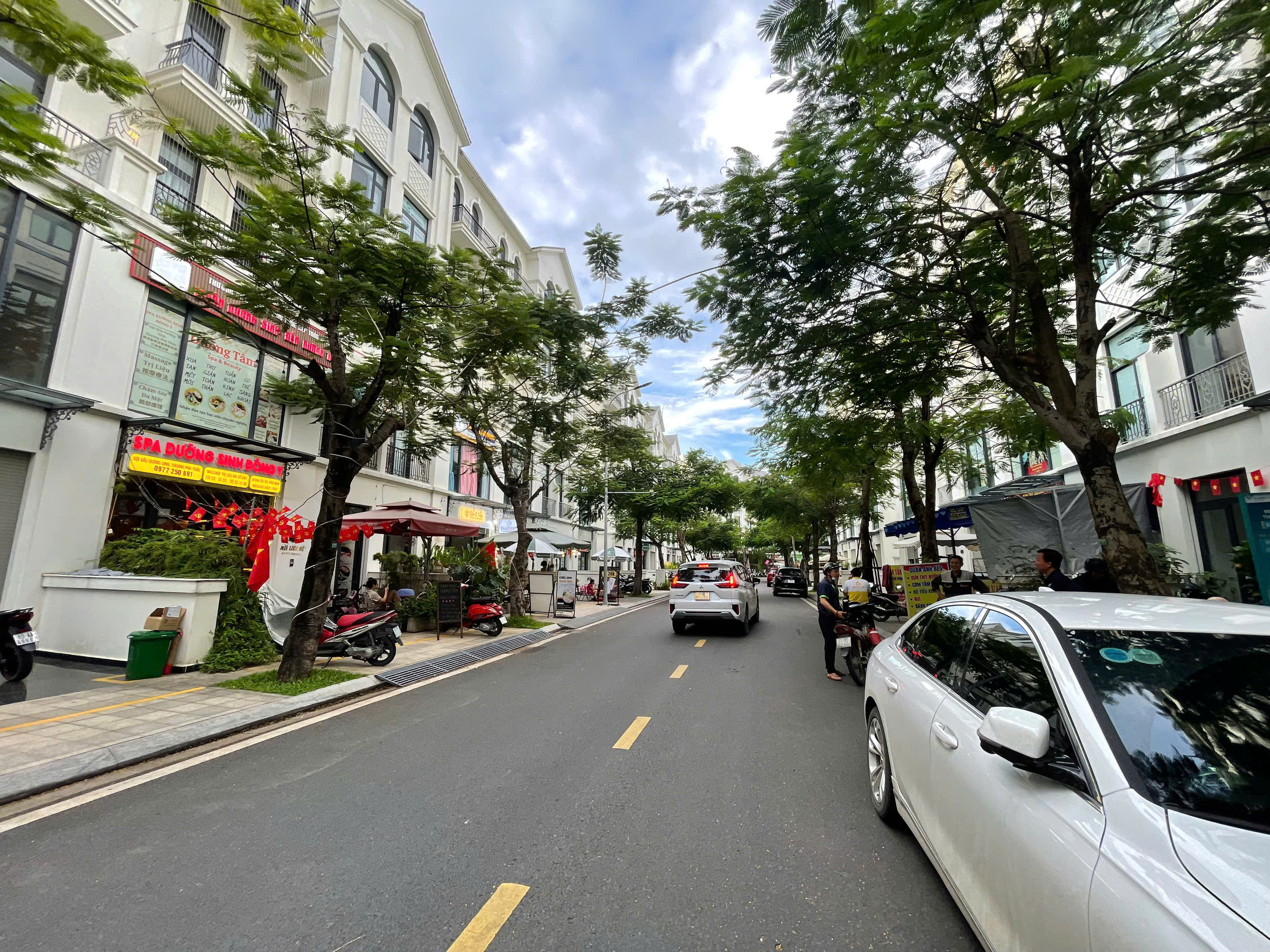 Bán Nhà Phố chỉ thành toán từ 7,5 Tỷ  -  460m2 Sàn và 126m2 Đất ( Đã Có Sổ ) - Top nhưng căn tốt nhất thị trường.