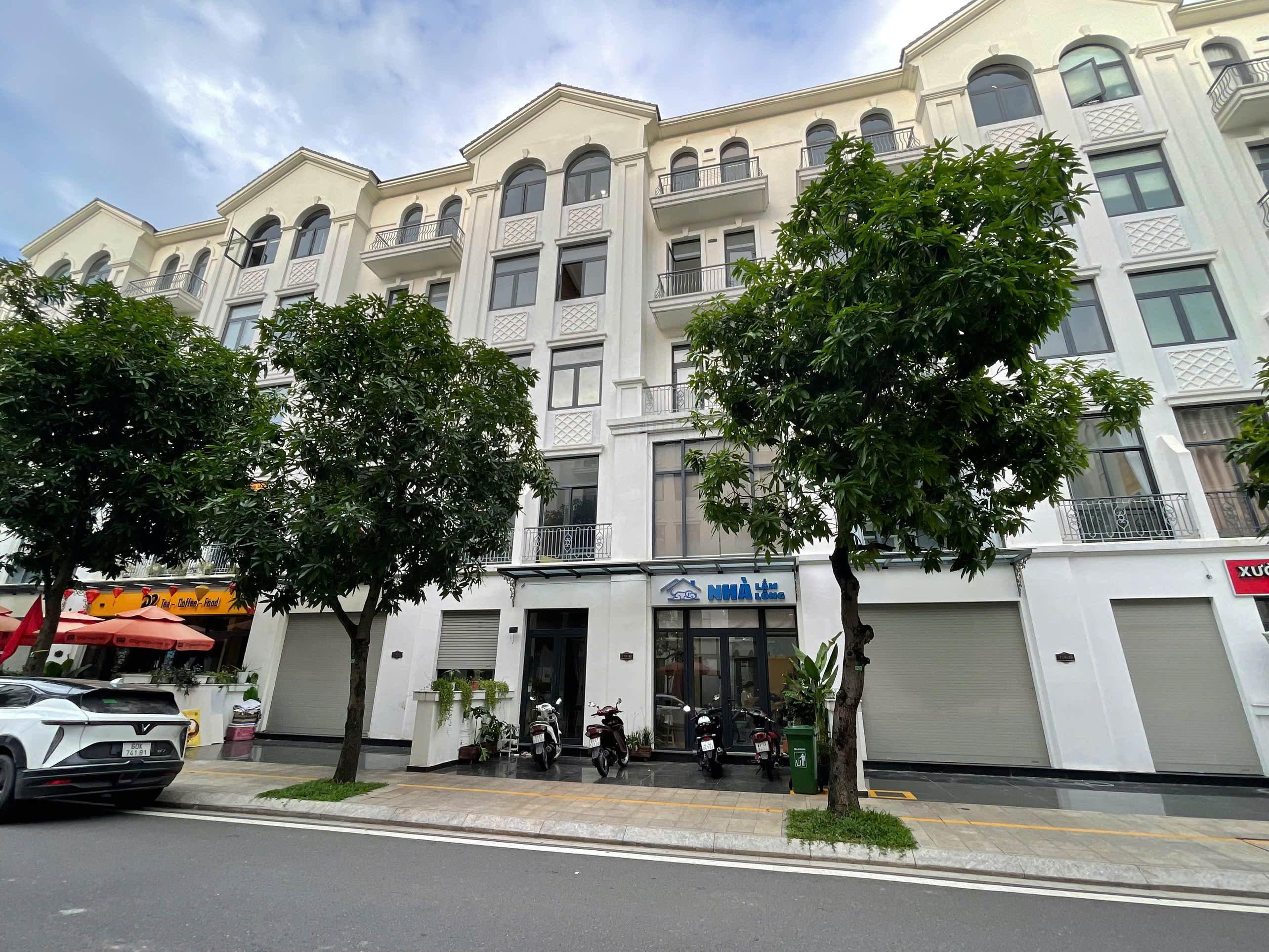 Bán Nhà Phố 5 Tầng -  460m2 sàn và 126m2 đất - Sát Cổng Công Viên Vinwonders - Thanh toán chỉ từ 7 Tỷ nhận nhà ngay.