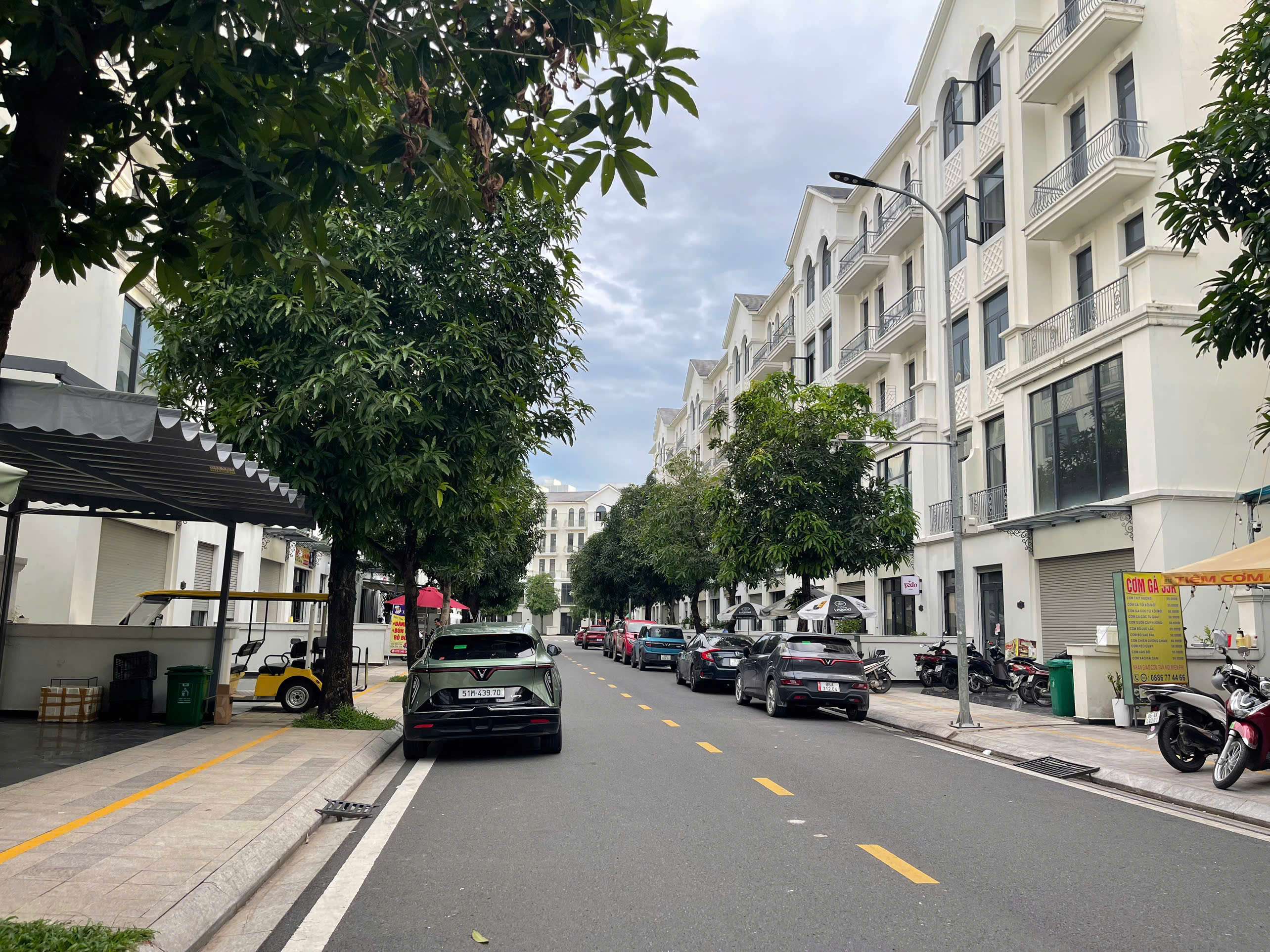 Bán Nhà Phố 5 Tầng -  460m2 sàn và 126m2 đất - Sát Cổng Công Viên Vinwonders - Thanh toán chỉ từ 7 Tỷ nhận nhà ngay.