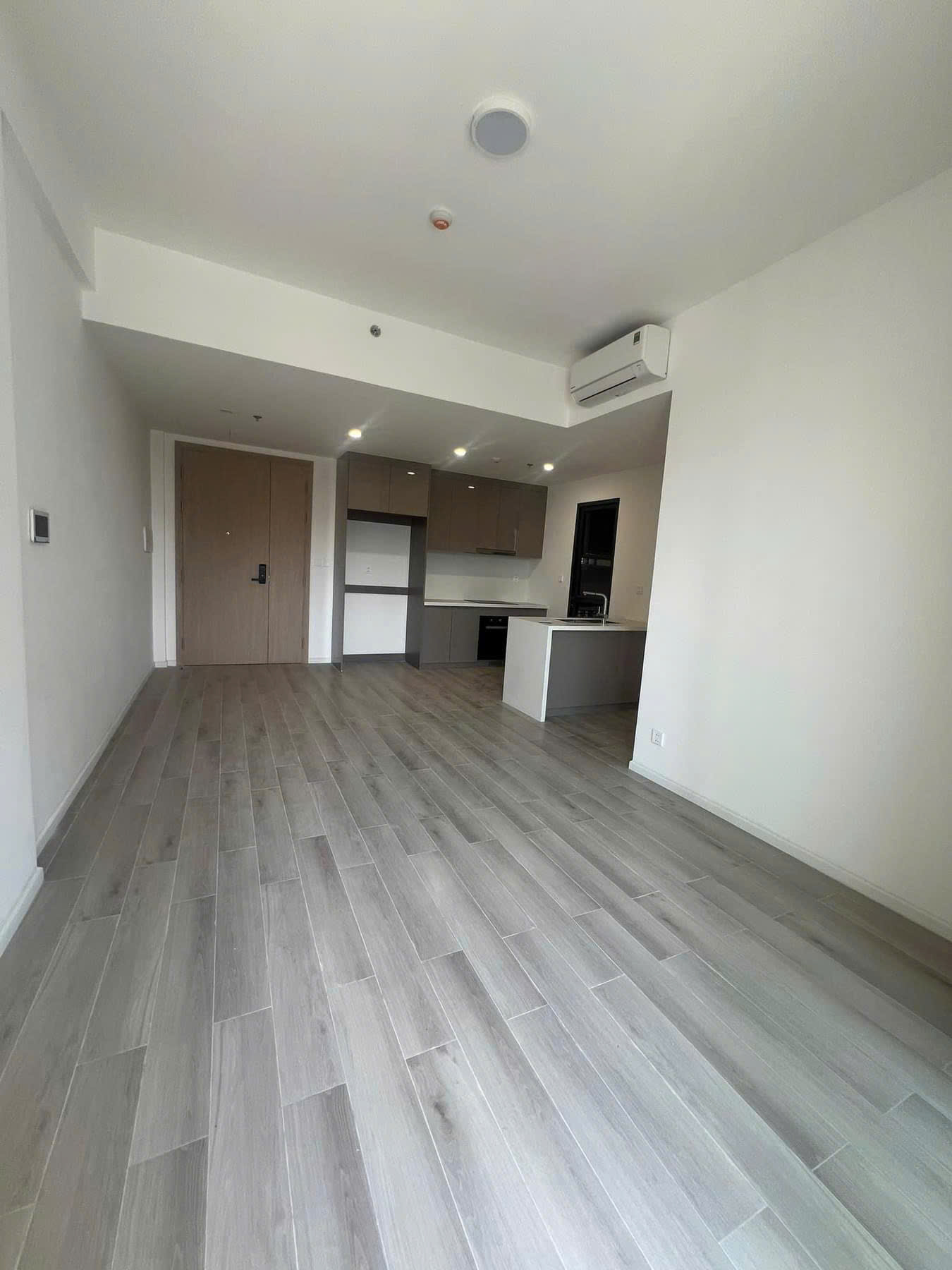 BÁN CĂN HỘ 2PN MASTERI CENTRE POINT VINHOMES GRAND PARK – 2PN – NỘI THẤT CƠ BẢN – GIÁ TỐT