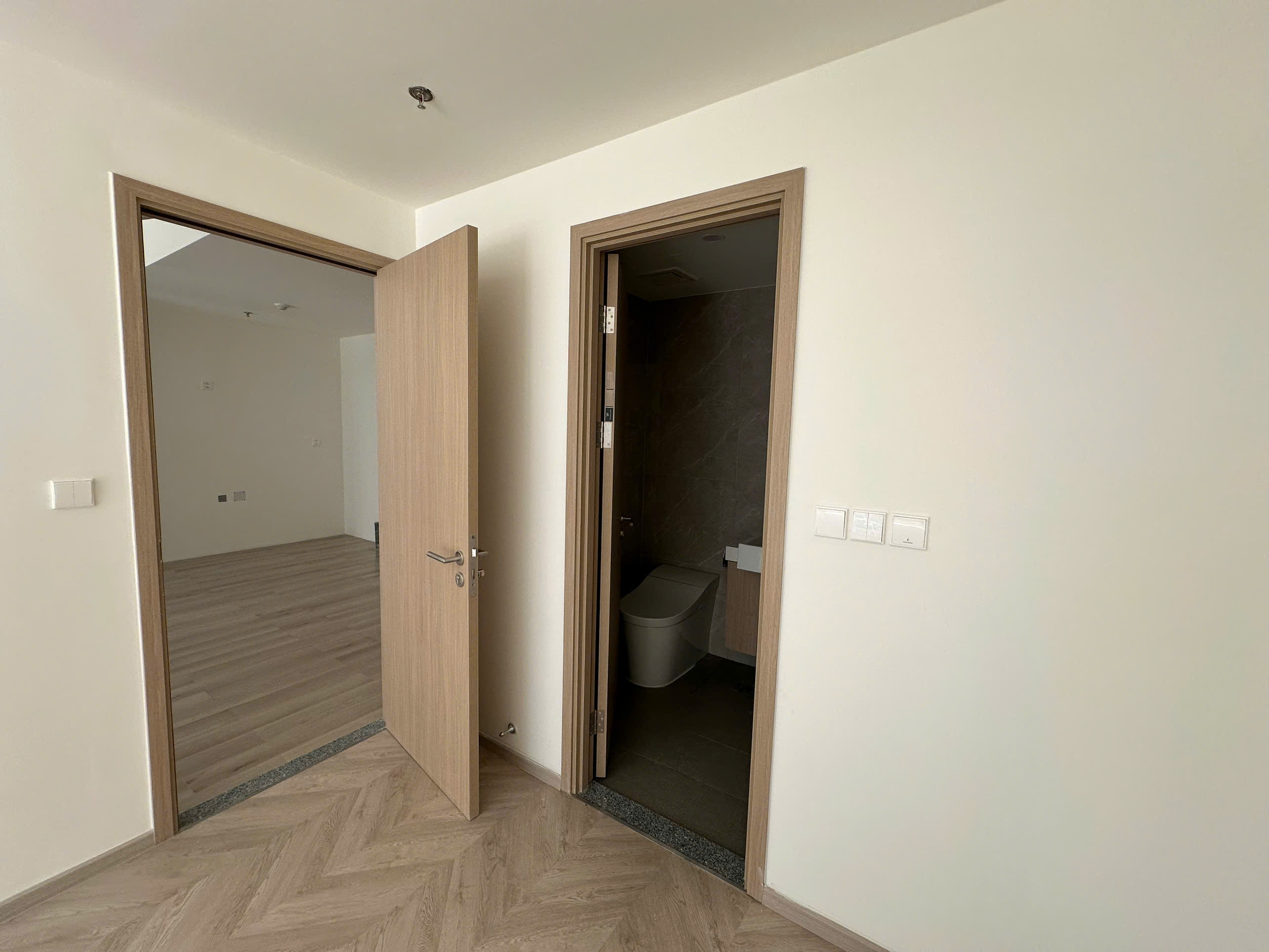 Cho thuê căn hộ 2PN 2WC Lumiere Boulevard Vinhomes Grand Park – View nội khu hồ bơi & công viên, hoàn thiện cơ bản - ảnh 9