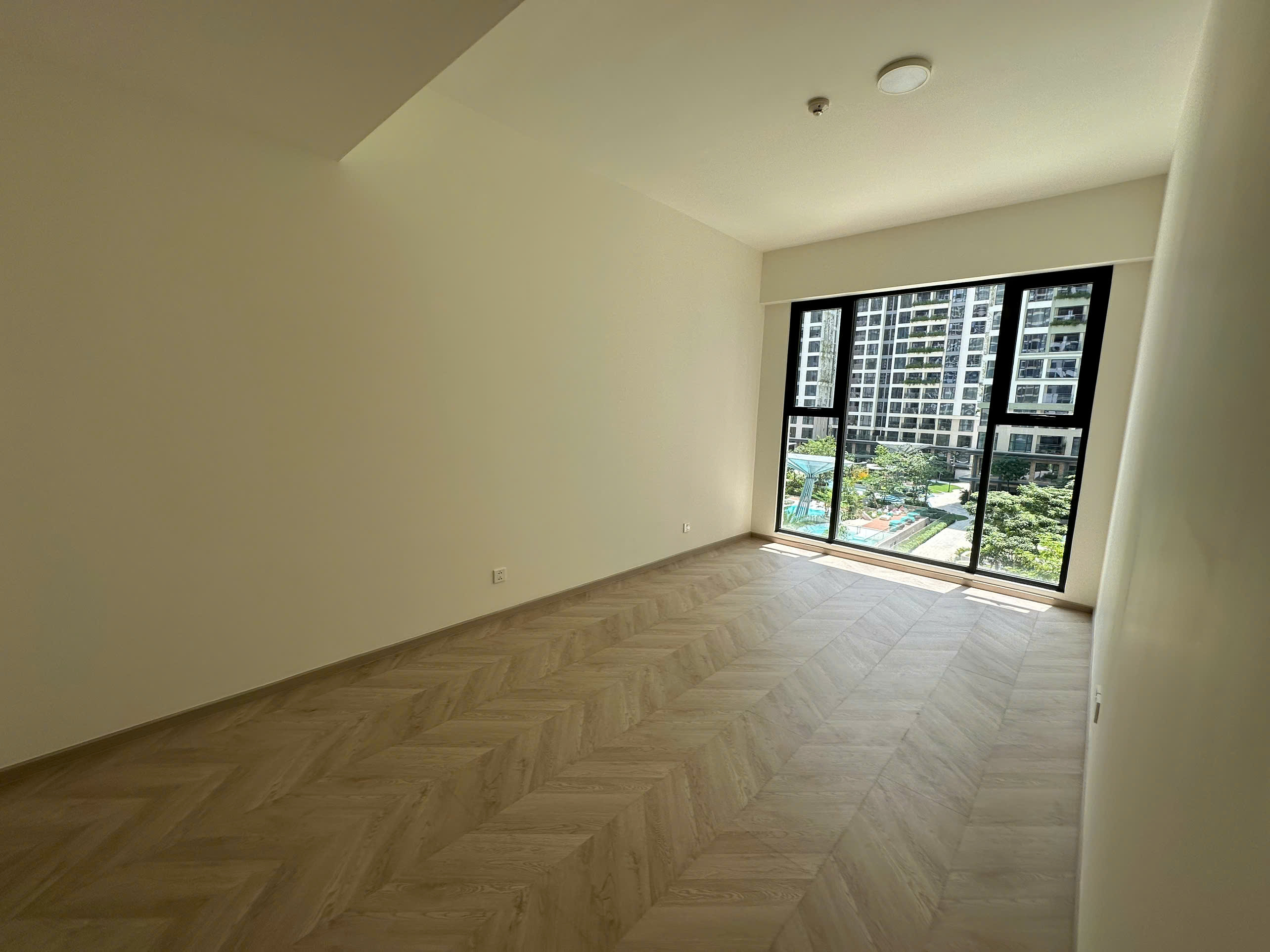 Cho thuê căn hộ 2PN 2WC Lumiere Boulevard Vinhomes Grand Park – View nội khu hồ bơi & công viên, hoàn thiện cơ bản - ảnh 10