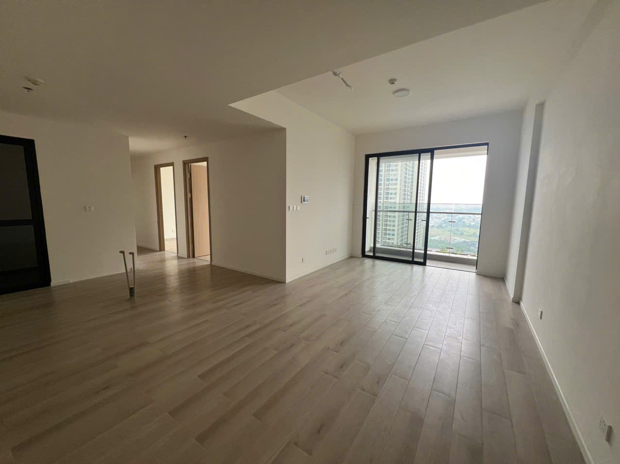 Bán Căn Hộ 3PN Tòa E2 Lumiere Boulevard – Diện Tích 98 – Vinhomes Grand Park – Bàn Giao Cơ Bản – Giá 6.7 Tỷ - ảnh 5