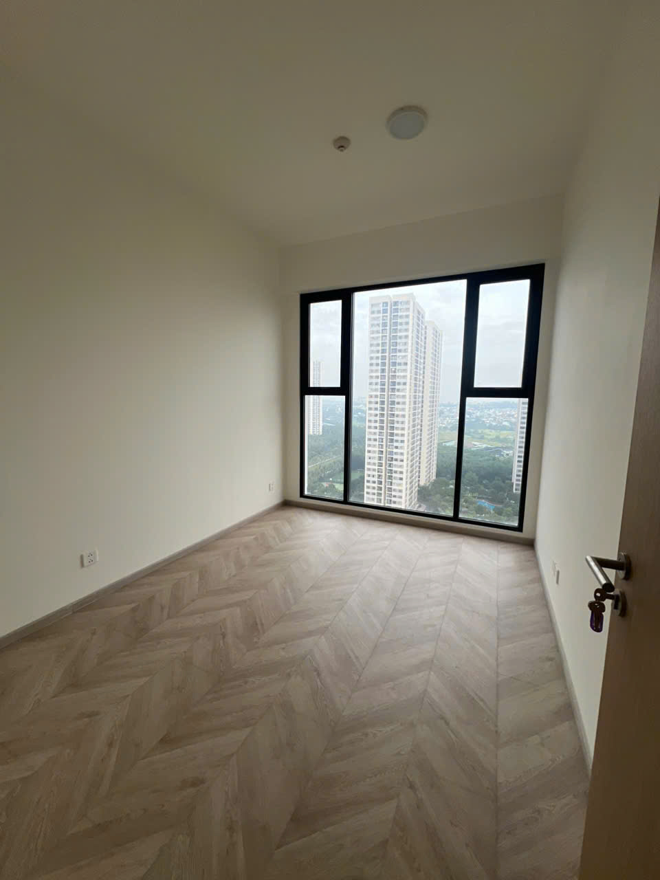 Bán Căn Hộ 3PN Tòa E2 Lumiere Boulevard – Diện Tích 98 – Vinhomes Grand Park – Bàn Giao Cơ Bản – Giá 6.7 Tỷ
