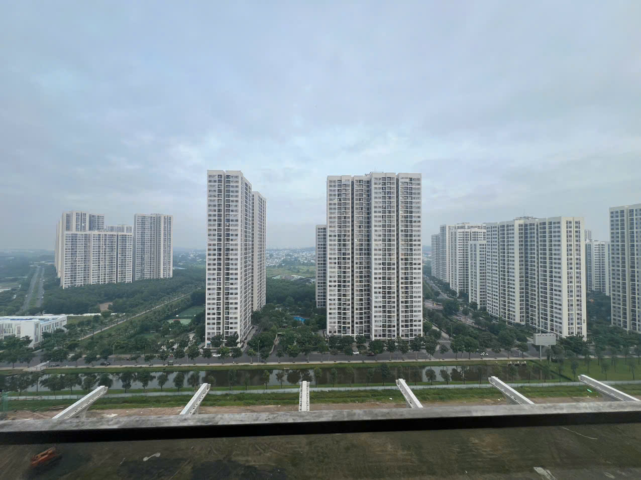 Bán Căn Hộ 3PN Tòa E2 Lumiere Boulevard – Diện Tích 98 – Vinhomes Grand Park – Bàn Giao Cơ Bản – Giá 6.7 Tỷ