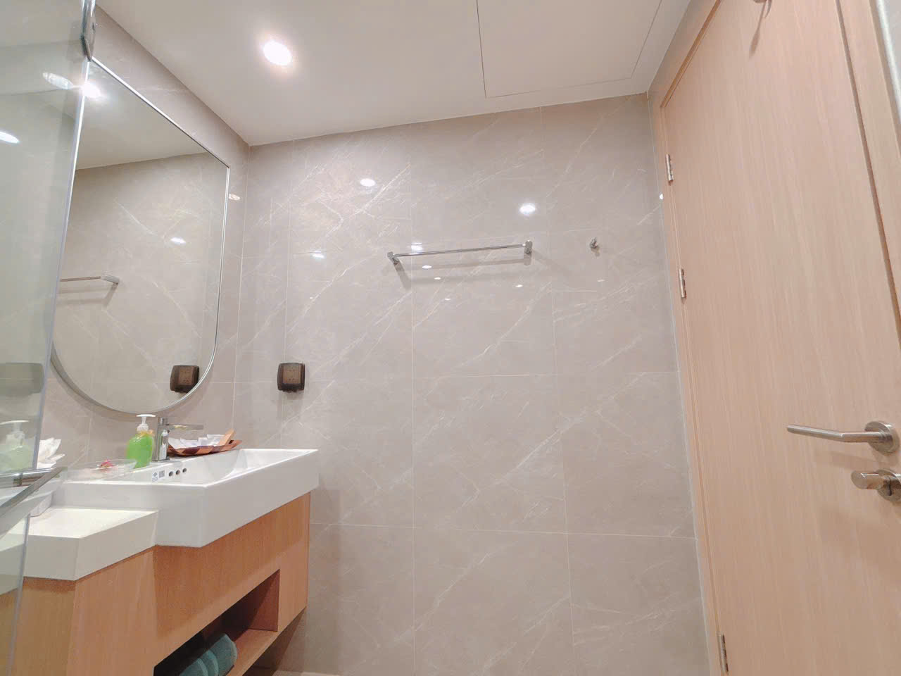 Bán & Cho Thuê Căn Hộ Cao Cấp Lumiere Boulevard – Vinhomes Grand Park  View tầng cao – Full nội thất cao cấp – 2PN