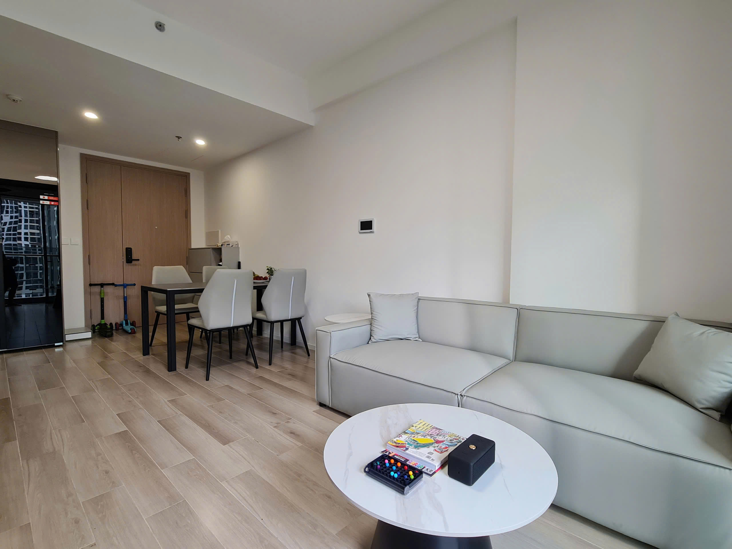 CĂN HỘ MASTERI CENTRE POINT  VINHOMES GRAND PARK– CHO THUÊ | FULL NỘI THẤT | TẦNG CAO | VIEW NỘI KHU HỒ BƠI