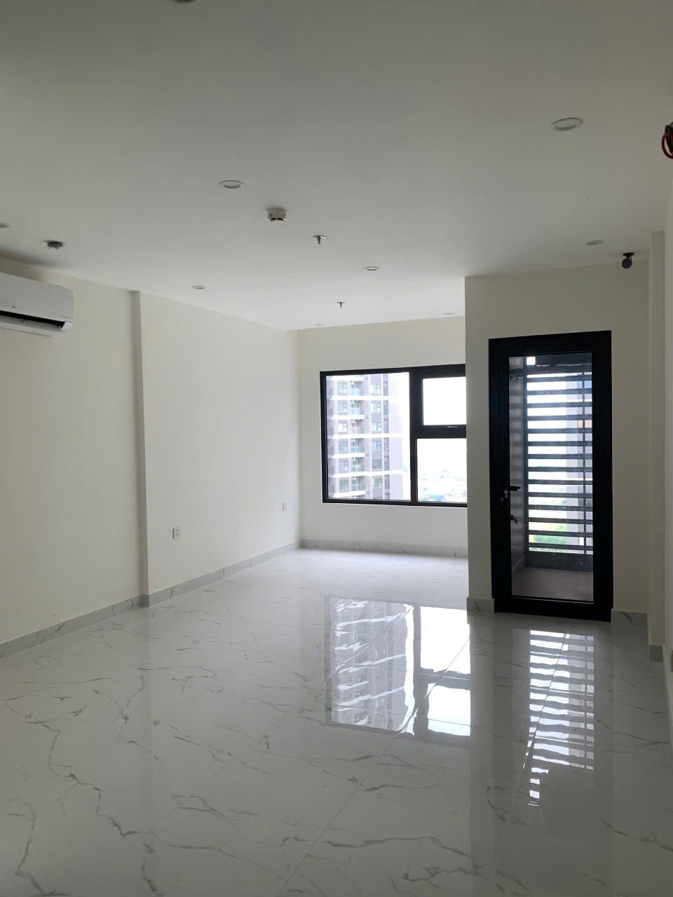 Bán căn hộ Vinhomes Grand Park Studio – The Beverly Solari – View tầng cao hồ bơi & sông Đồng Nai - ảnh 10