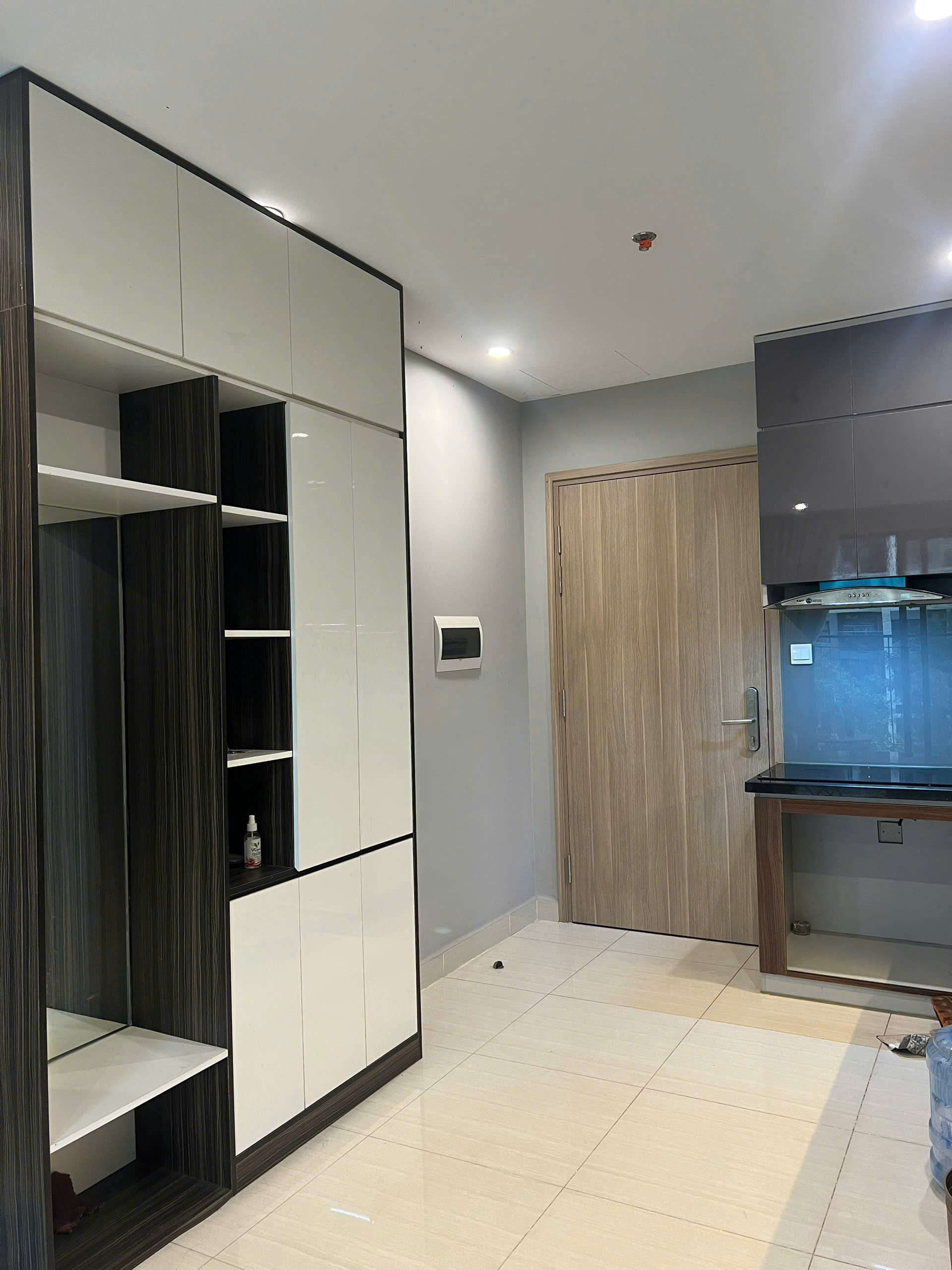 Cho thuê căn hộ 2PN+ full nội thất – Tầng thấp view nội khu xanh mát | The Rainbow – Vinhomes Grand Park | 8.5 triệu/tháng