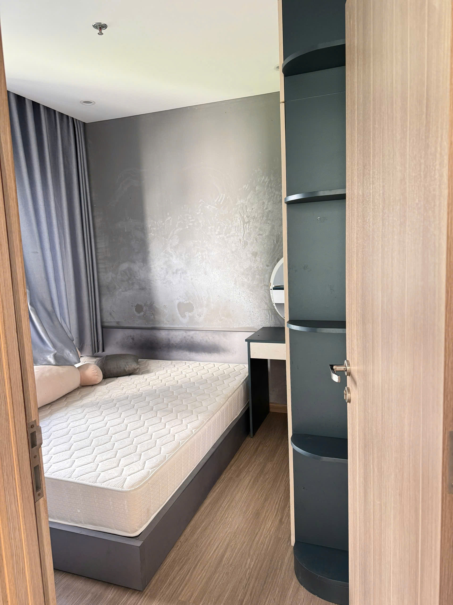 Cho thuê căn hộ 2PN+ full nội thất – Tầng thấp view nội khu xanh mát | The Rainbow – Vinhomes Grand Park | 8.5 triệu/tháng