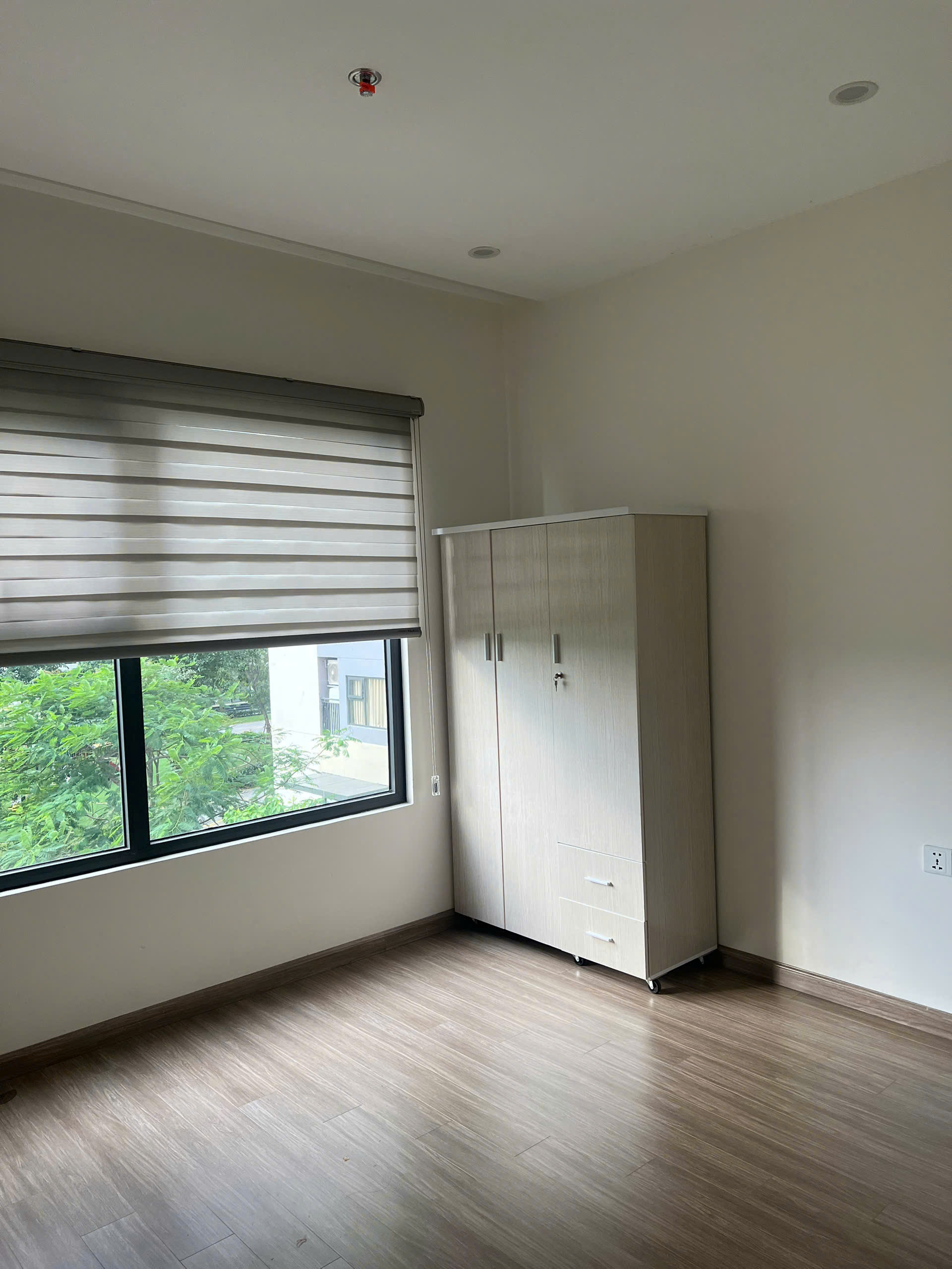 Cho thuê căn hộ 2PN+ full nội thất – Tầng thấp view nội khu xanh mát | The Rainbow – Vinhomes Grand Park | 8.5 triệu/tháng