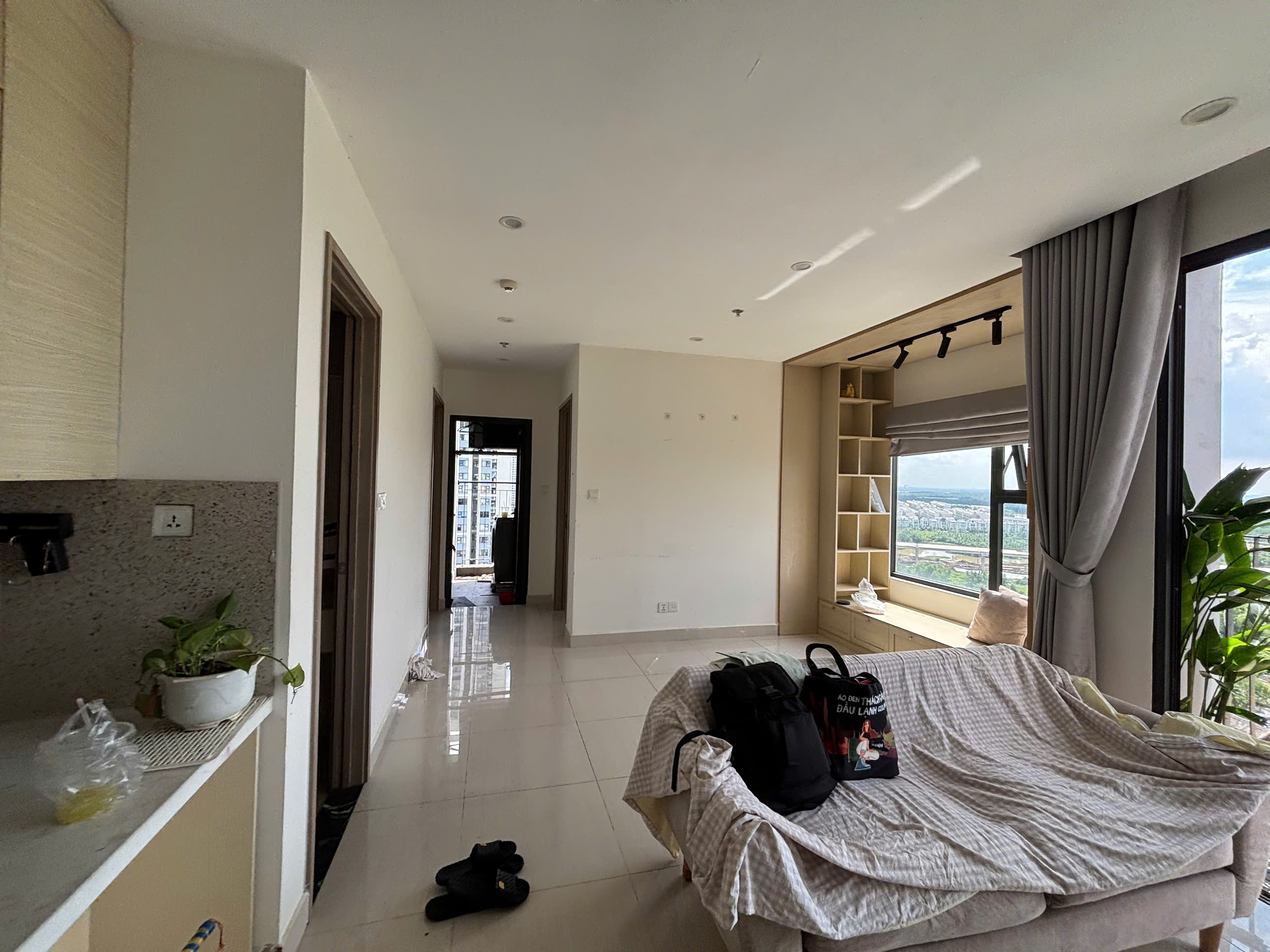 Cho thuê căn hộ 2PN+ full nội thất– giá chỉ 8.5 triệu/tháng The Rainbow, Vinhomes Grand Park Quận 9