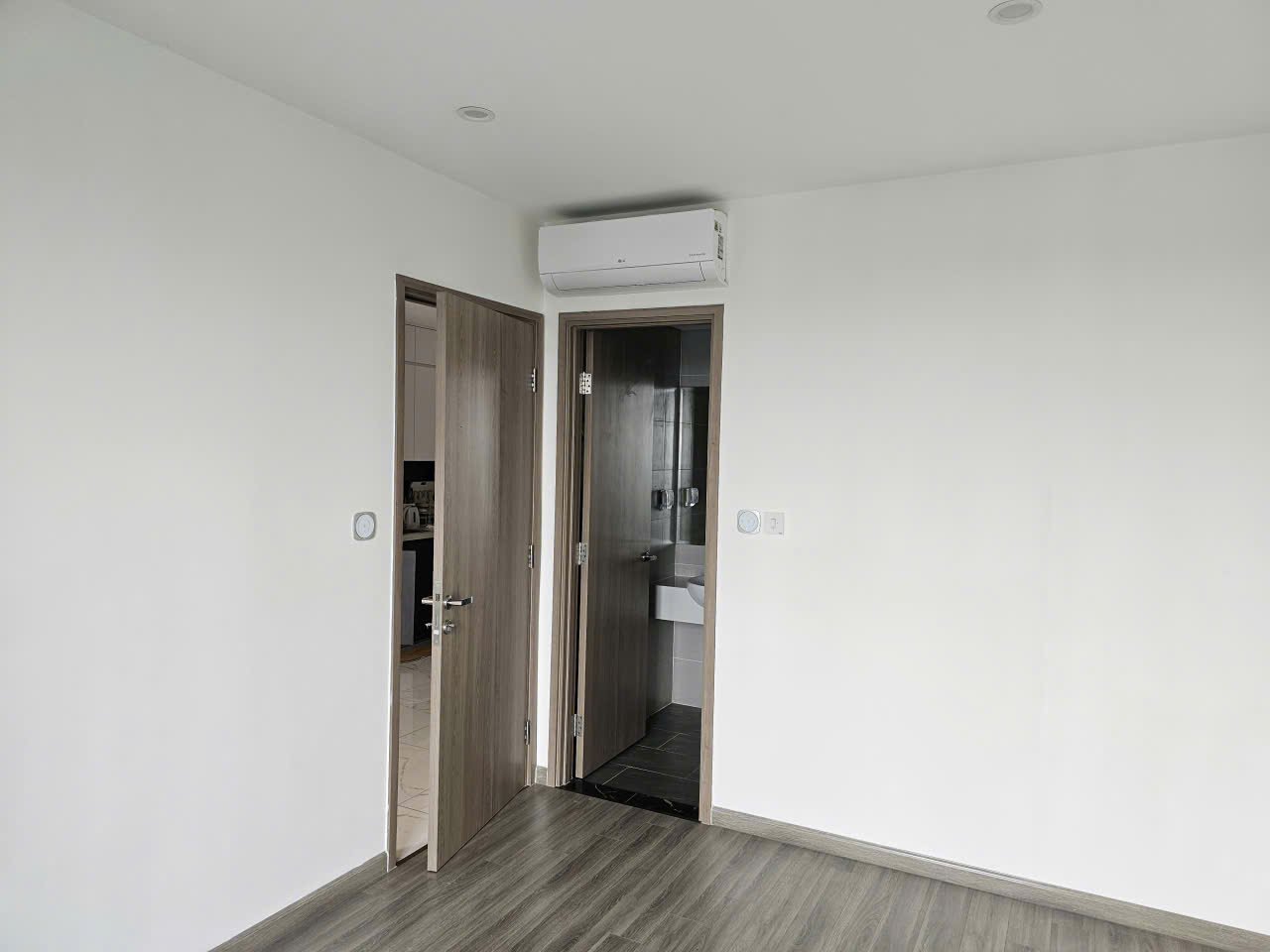 CHO THUÊ CĂN HỘ 2PN 2WC | TẦNG CAO VIEW THOÁNG | VÀNH ĐAI 3 – BEVERLY SOLARI VINHOMES GRAND PARK