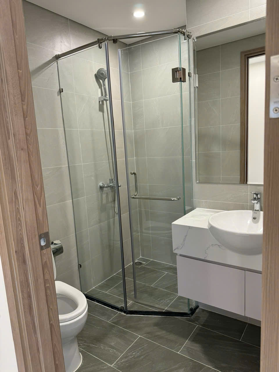 Bán Căn Hộ The Beverly Solari Vinhomes Grand Park 1PN+ Tầng Cao - View Trực Diện Sông Đồng Nai, Full Nội Thất