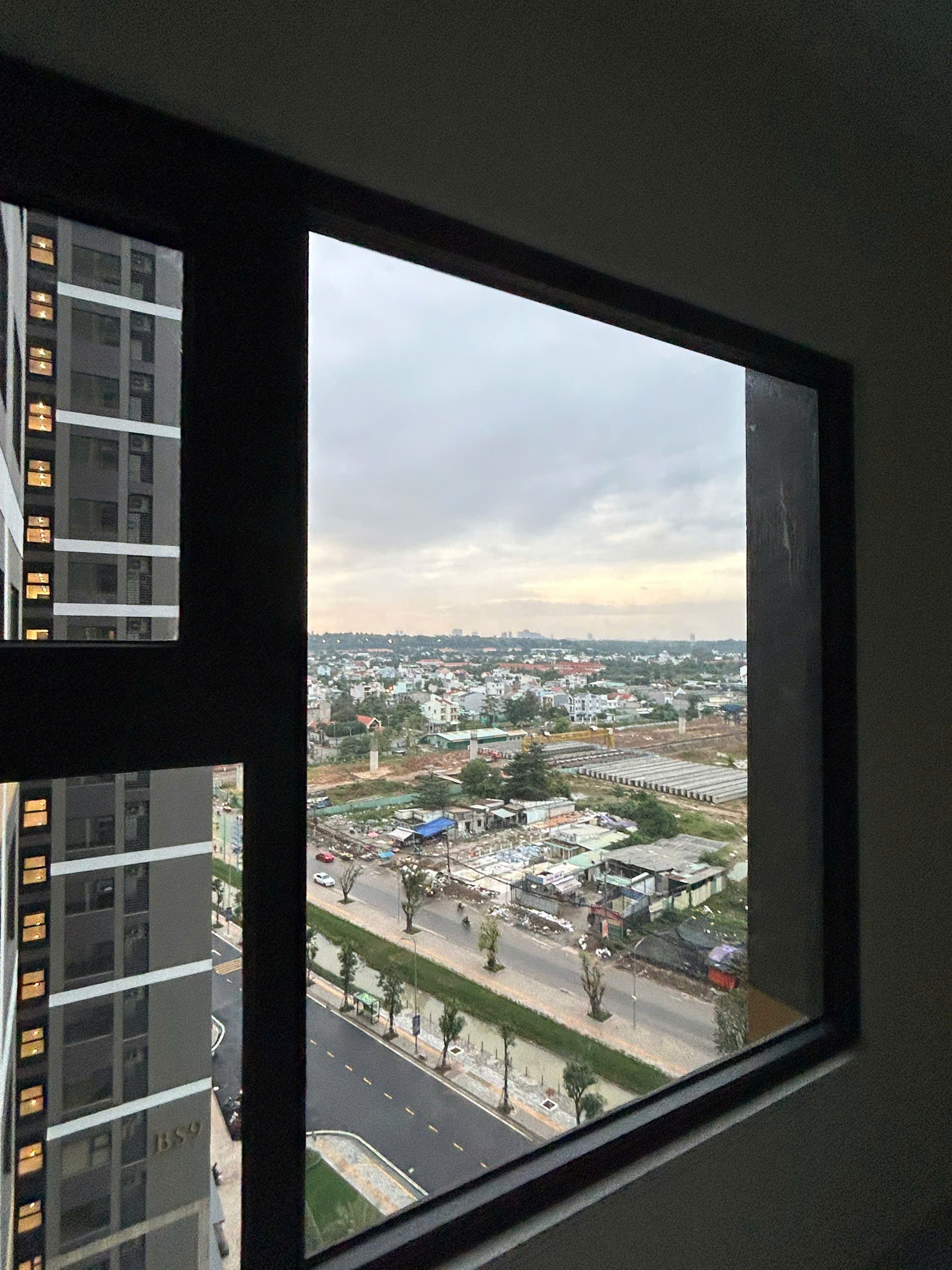 Bán Căn Hộ Studio The Beverly Solari Vinhomes Grand Park - View Ngoại Khu Không Chắn, Giá Chỉ 2.1 Tỷ