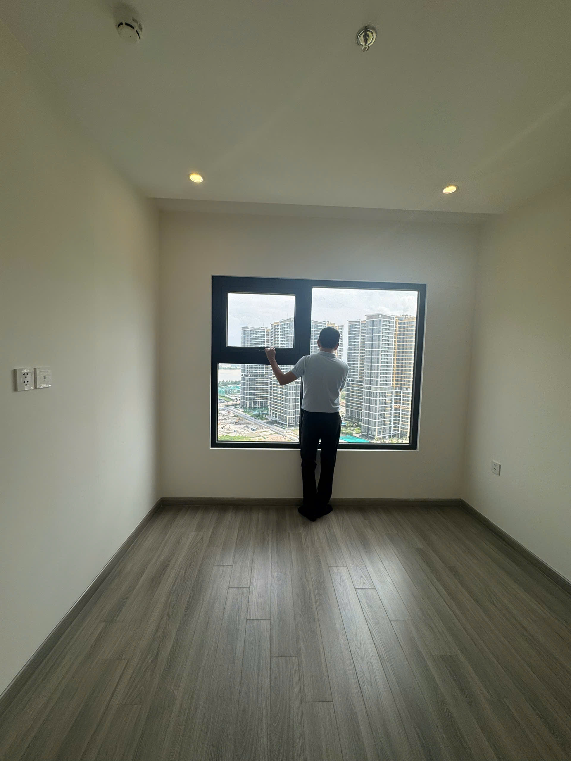 BÁN CĂN HỘ 2PN2WC THE BEVERLY SOLARI VINHOMES GRAND PARK – TẦNG CAO VIEW QUẢNG TRƯỜNG GOLDEN EAGLE