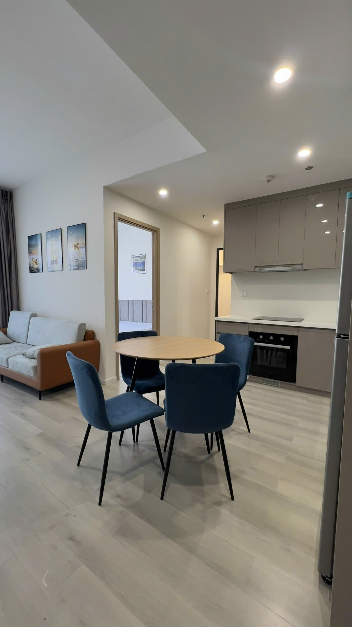 NHÀ ĐẸP GIÁ TỐT 2PN MCP BÁN 4.5 TỶ TẶNG KÈM NỘI THẤT SẮN SỔ SANG TÊN NGAY