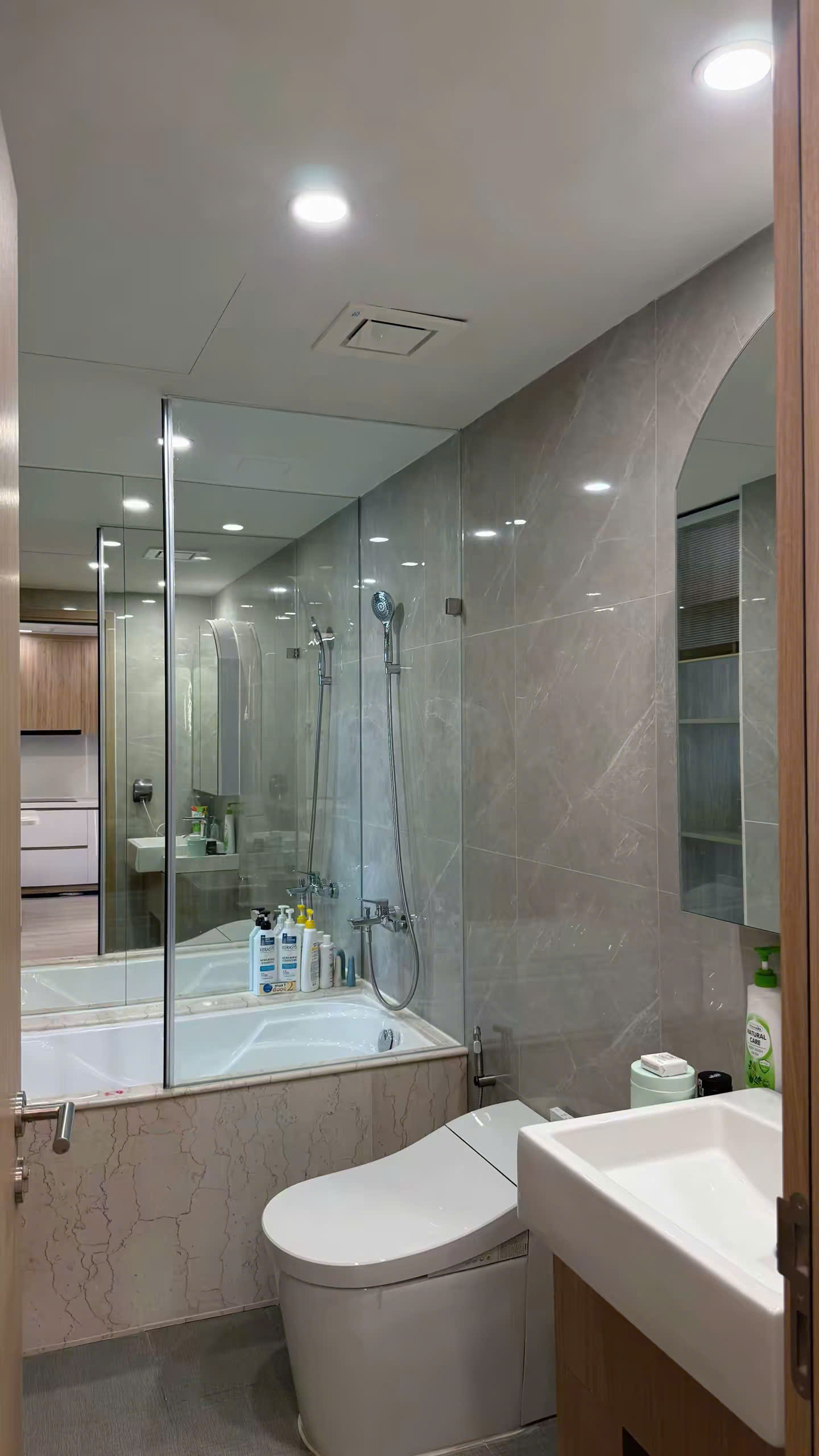 CĂN GÓC 2PN DIỆN TÍCH LỚN – VIEW ĐẸP – SỔ SẴN